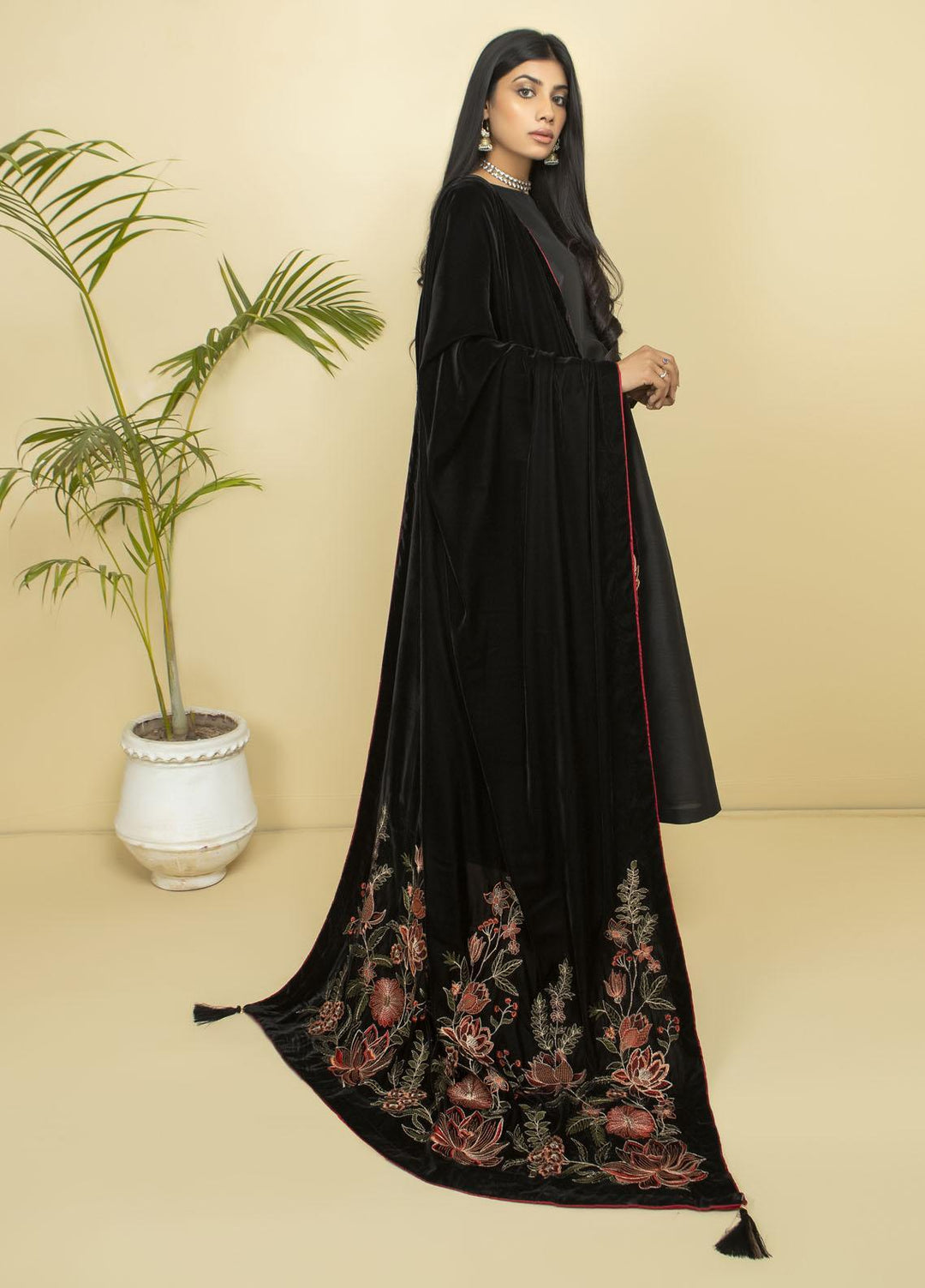 Kross Kulture Embroidered Velvet  Shawl KK21SBS KSH-21001 - Velvet Shawls