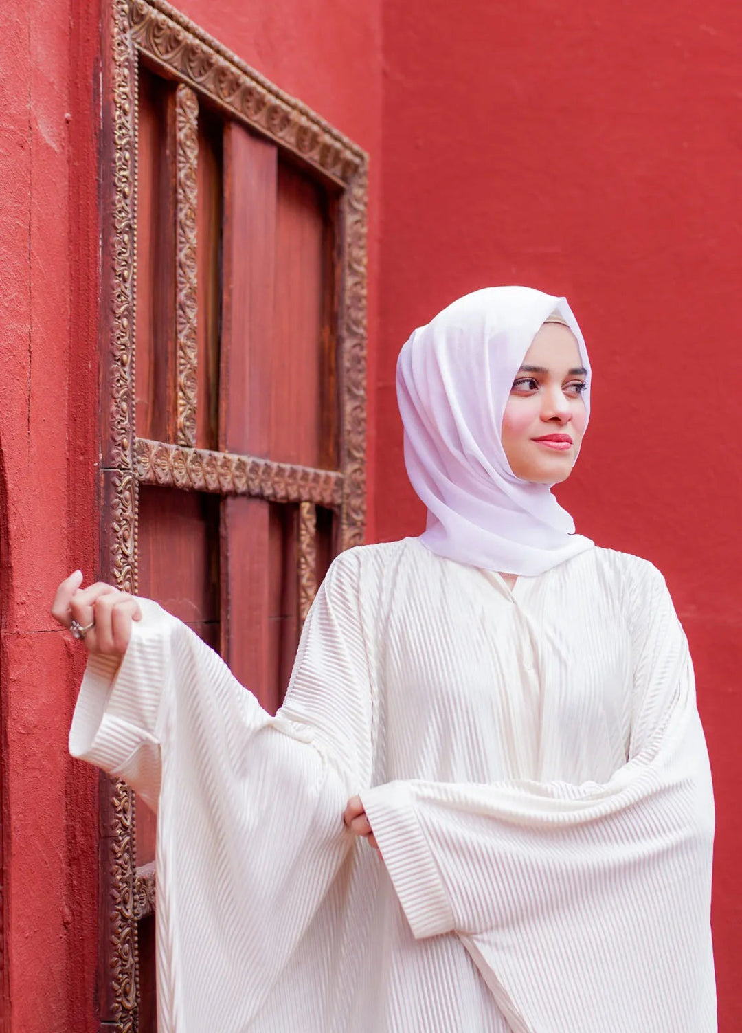 La Khilaba Pret Plain Crinkle Pearl Butterfly Abaya