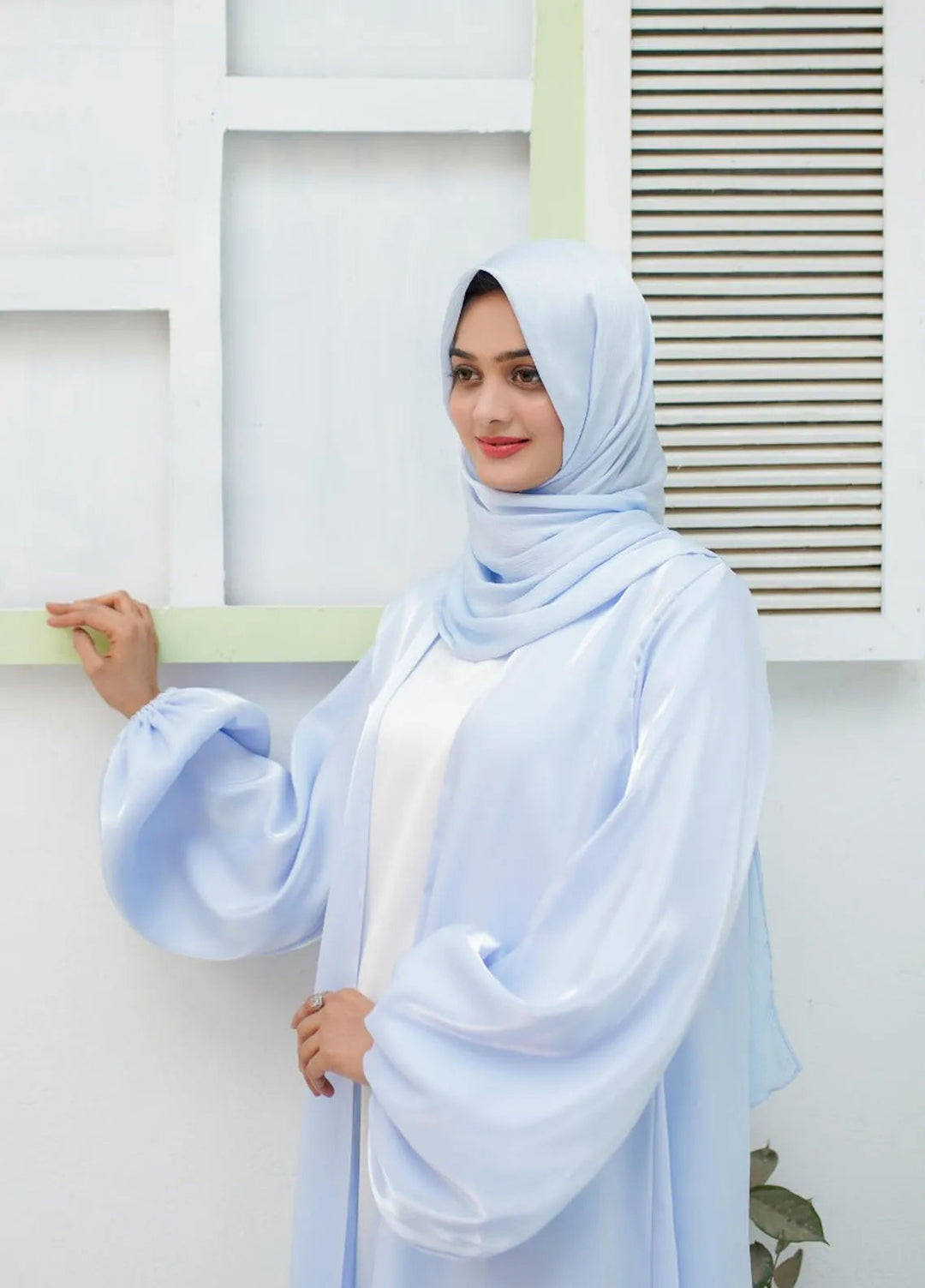 La Khilaba Pret Plain Lava Silk Abaya Stardust