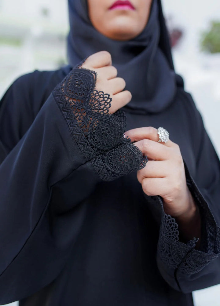 La Khilaba Pret Plain Nida Fabric Abaya Black Laced