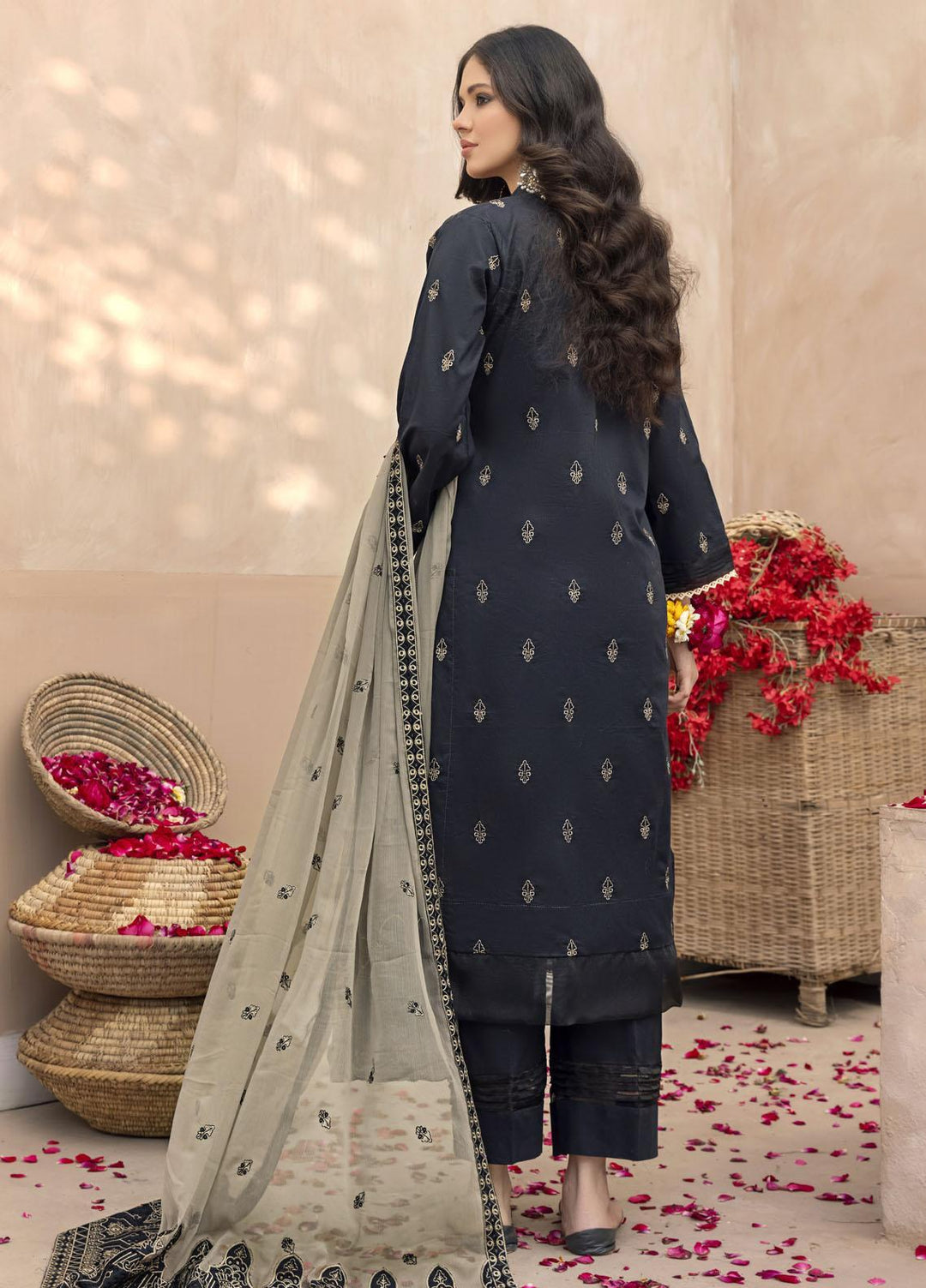 Laadli By Humdum Embroidered Lawn Suits Unstitched 3 Piece HD23L D-01 - Summer Collection