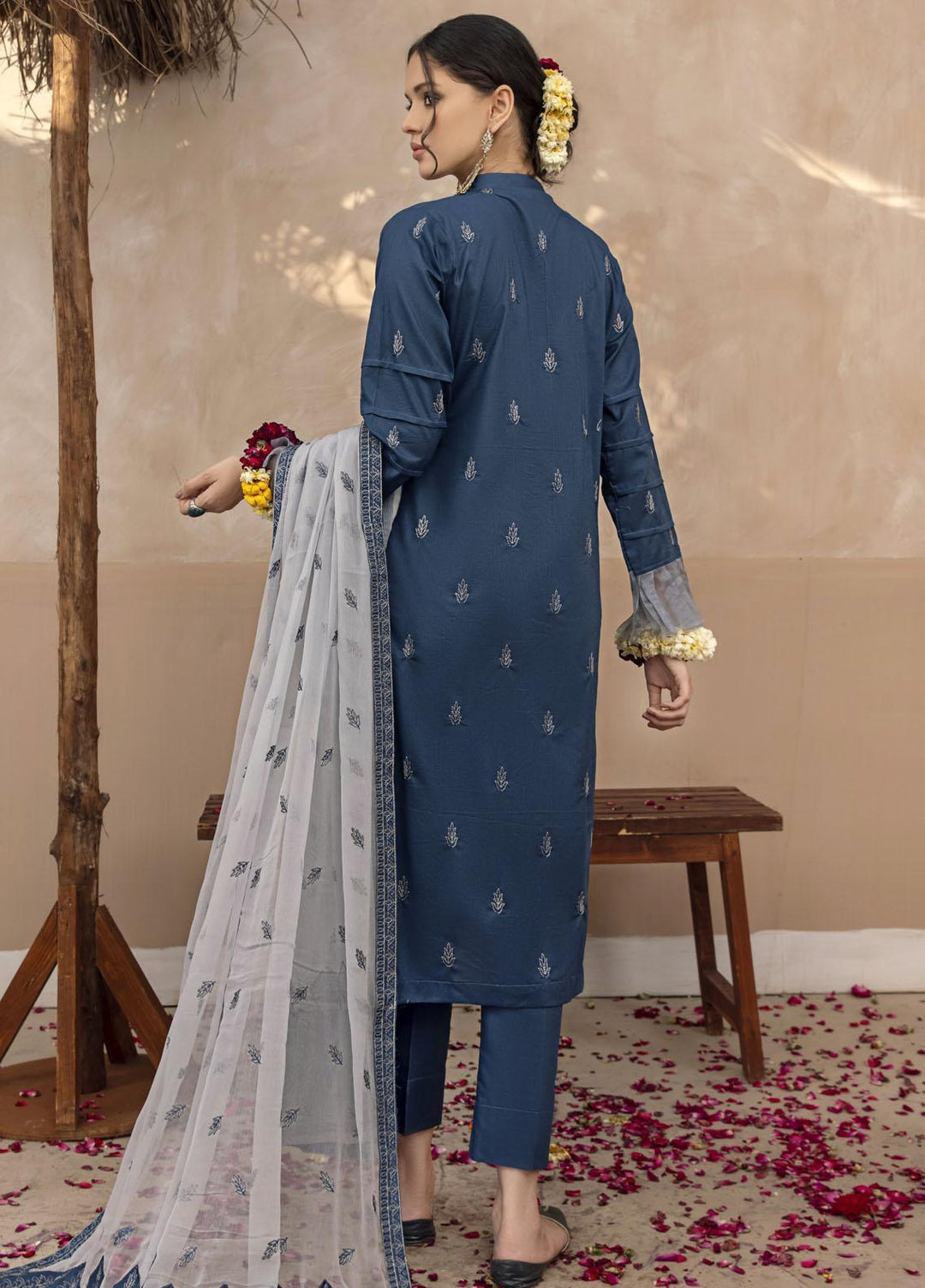 Laadli By Humdum Embroidered Lawn Suits Unstitched 3 Piece HD23L D-06 - Summer Collection