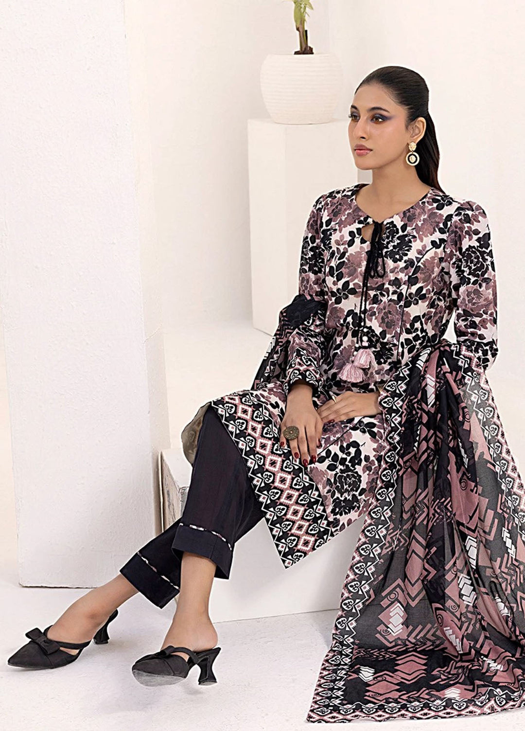 Laira by Salitex Printed Lawn Suits Unstitched 3 Piece SSW6U3P245UT - Summer Collection