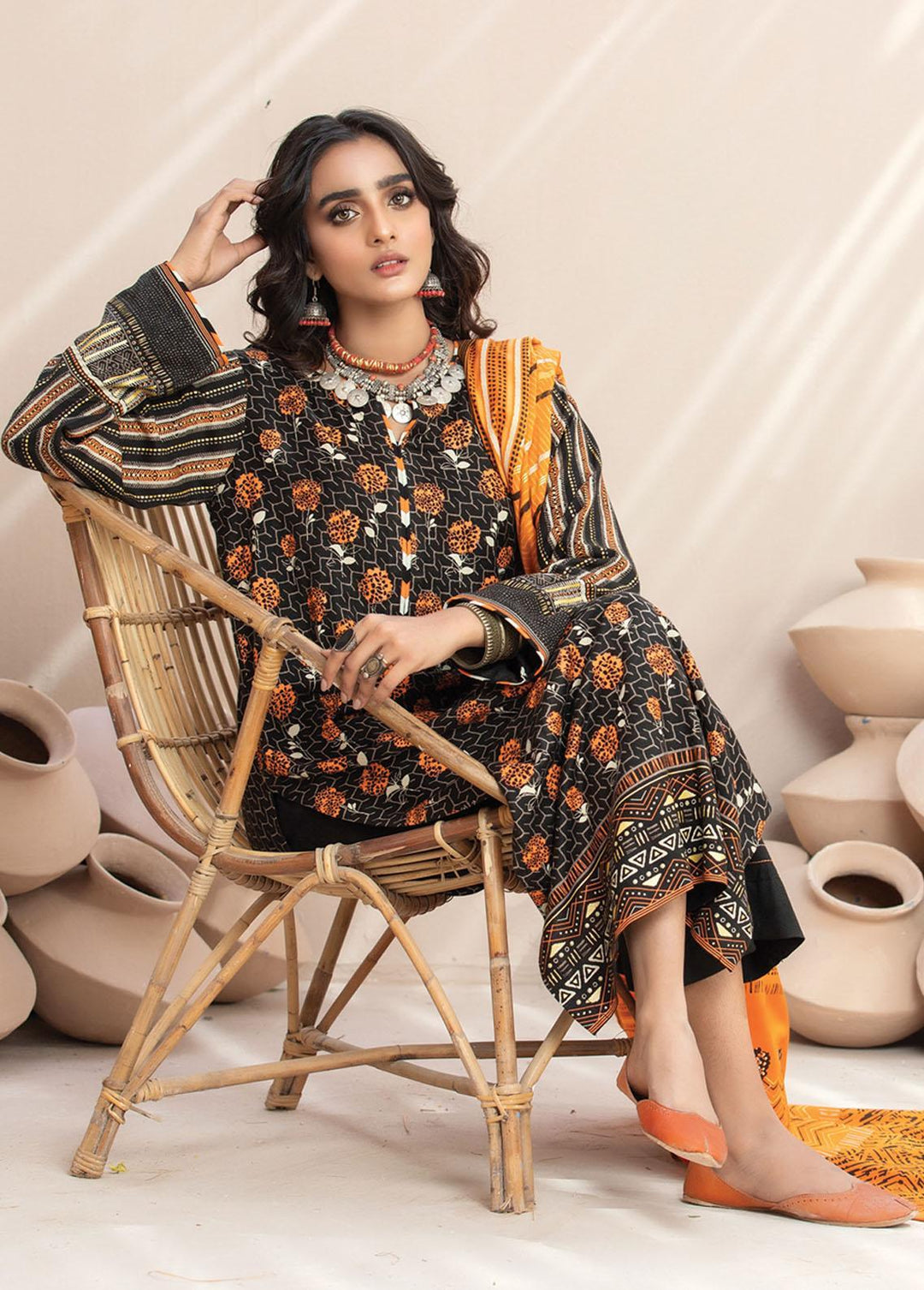 Lakhany Printed Cashmere Wool Suits Unstitched 3 Piece LSM21CG CGC-4011 - Winter Collection