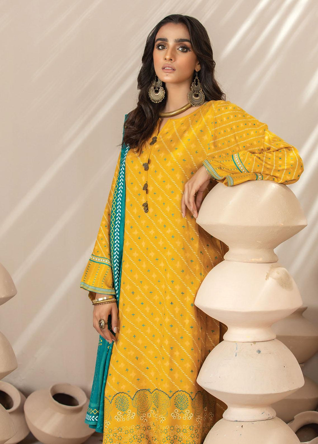 Lakhany Printed Cashmere Wool Suits Unstitched 3 Piece LSM21CG CGC-4017 - Winter Collection