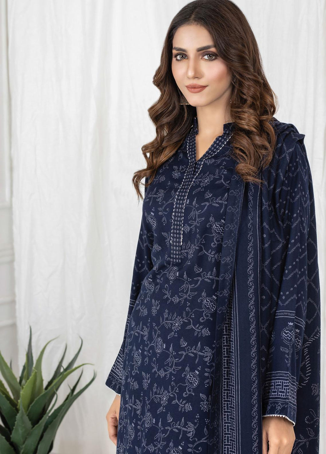 Lakhany Printed Cashmi Vool Suits Unstitched 3 Piece LSM21CV-2 CVC-1022-A - Winter Collection