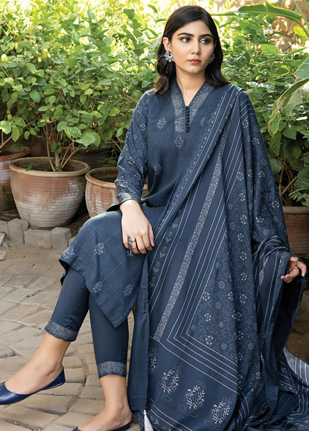 Lakhany Printed Woven Suits Unstitched 3 Piece LSM22-CV2 CVC-1010-C - Winter Collection