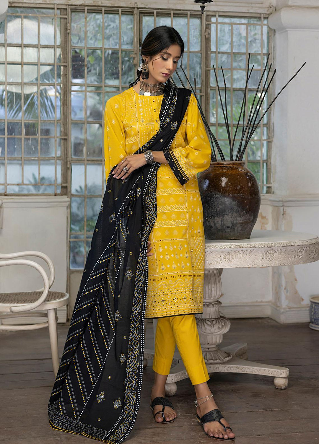 Lakhany Printed Lawn Suits Unstitched 3 Piece LSM23D DPC-SS-0012 - Summer Collection