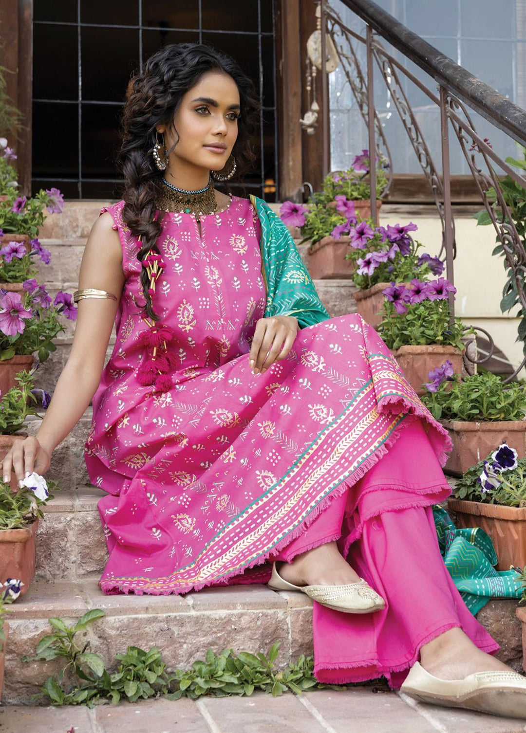 Dareechay By Lakhany Printed Lawn Suits Unstitched 3 Piece LSM22D DPC-3011 - Summer Collection