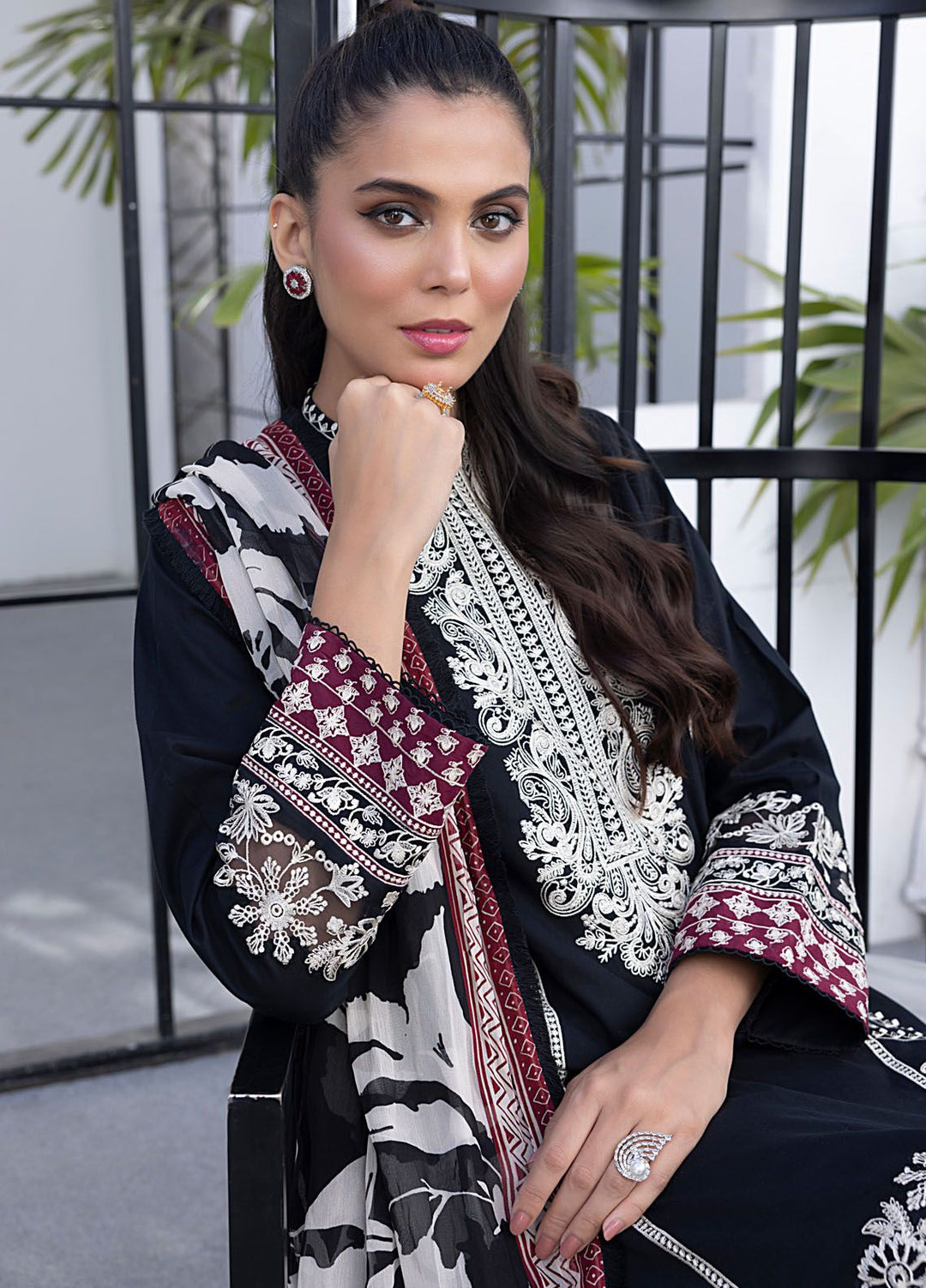 Lakhany Embroidered Lawn Suit Unstitched 3 Piece LSM24S2 LG-UB-0021 - Summer Collection