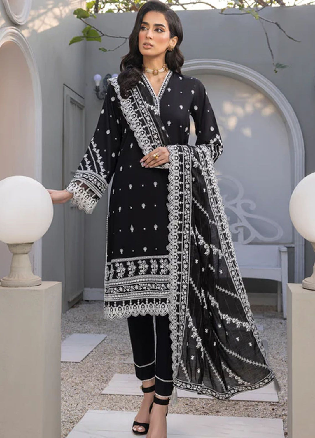 Lakhany Embroidered Lawn Suits Unstitched 3 Piece LSM24E LG-AM-0061 - Eid Collection
