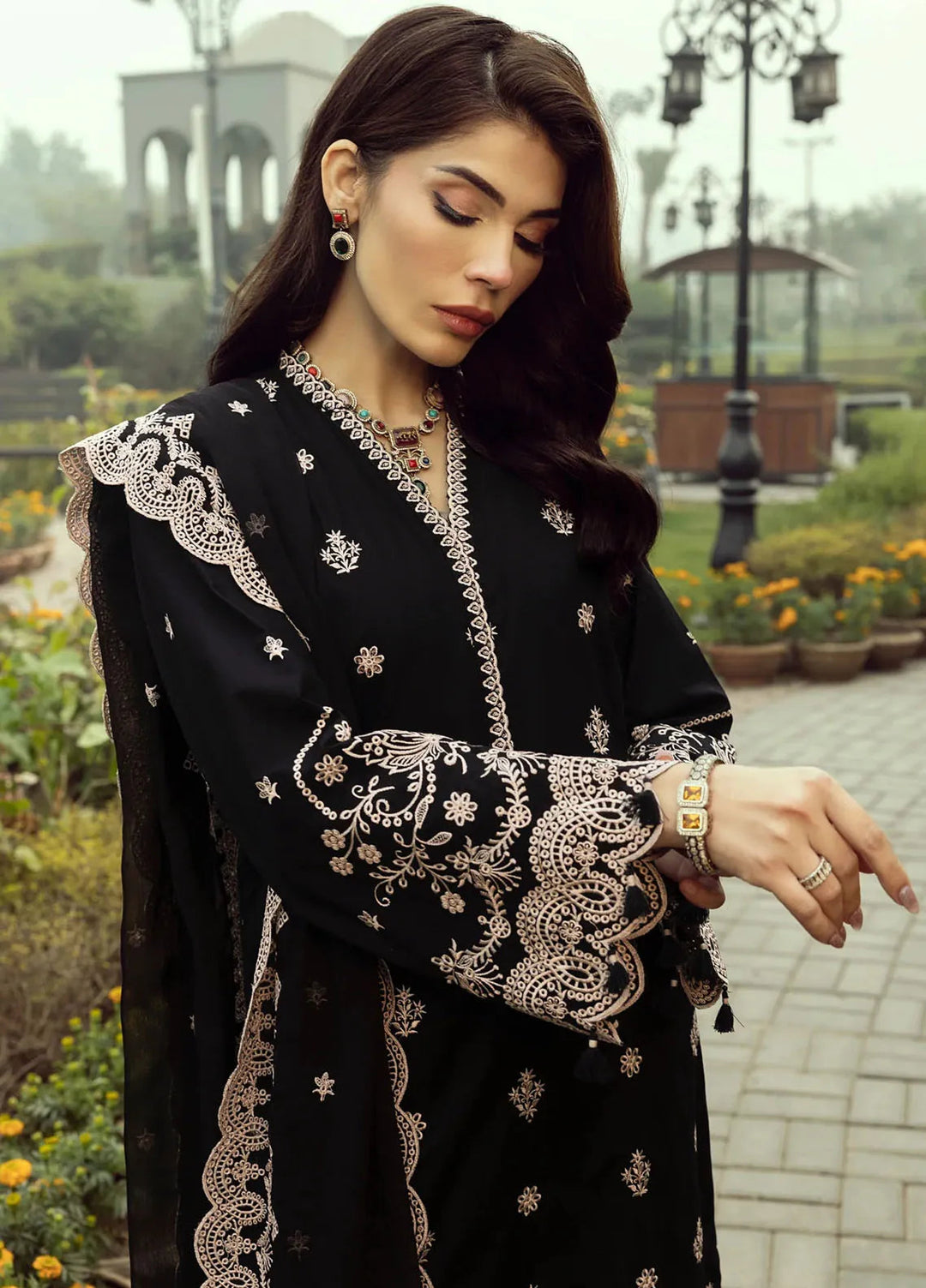Lakhany Embroidered Lawn Suits Unstitched 3 Piece LSM25EL LG-IZ-0305 - Eid Collection