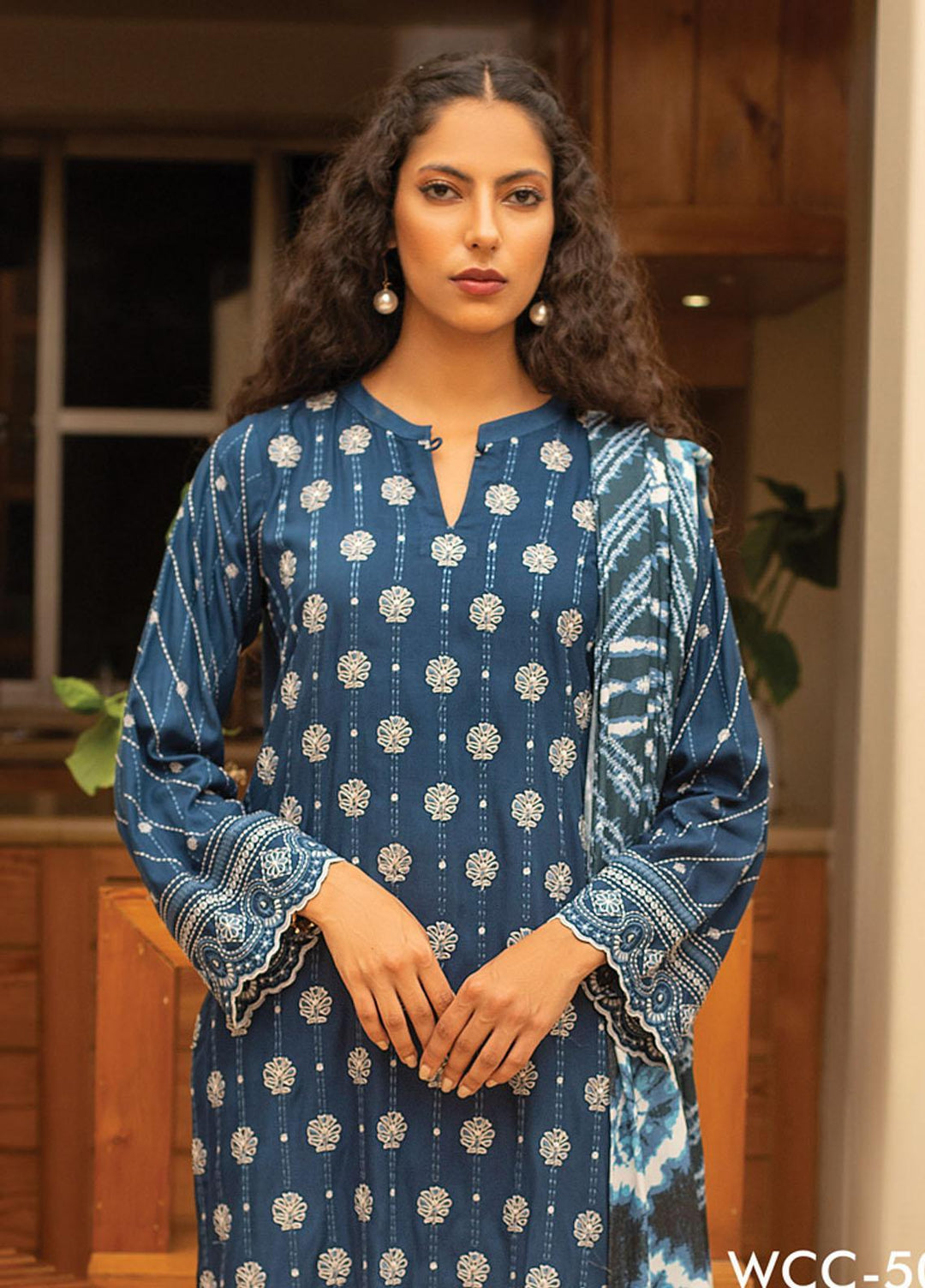 Lakhany Embroidered Cottel Suits Unstitched 3 Piece LSM21W WCC-5021 - Winter Collection