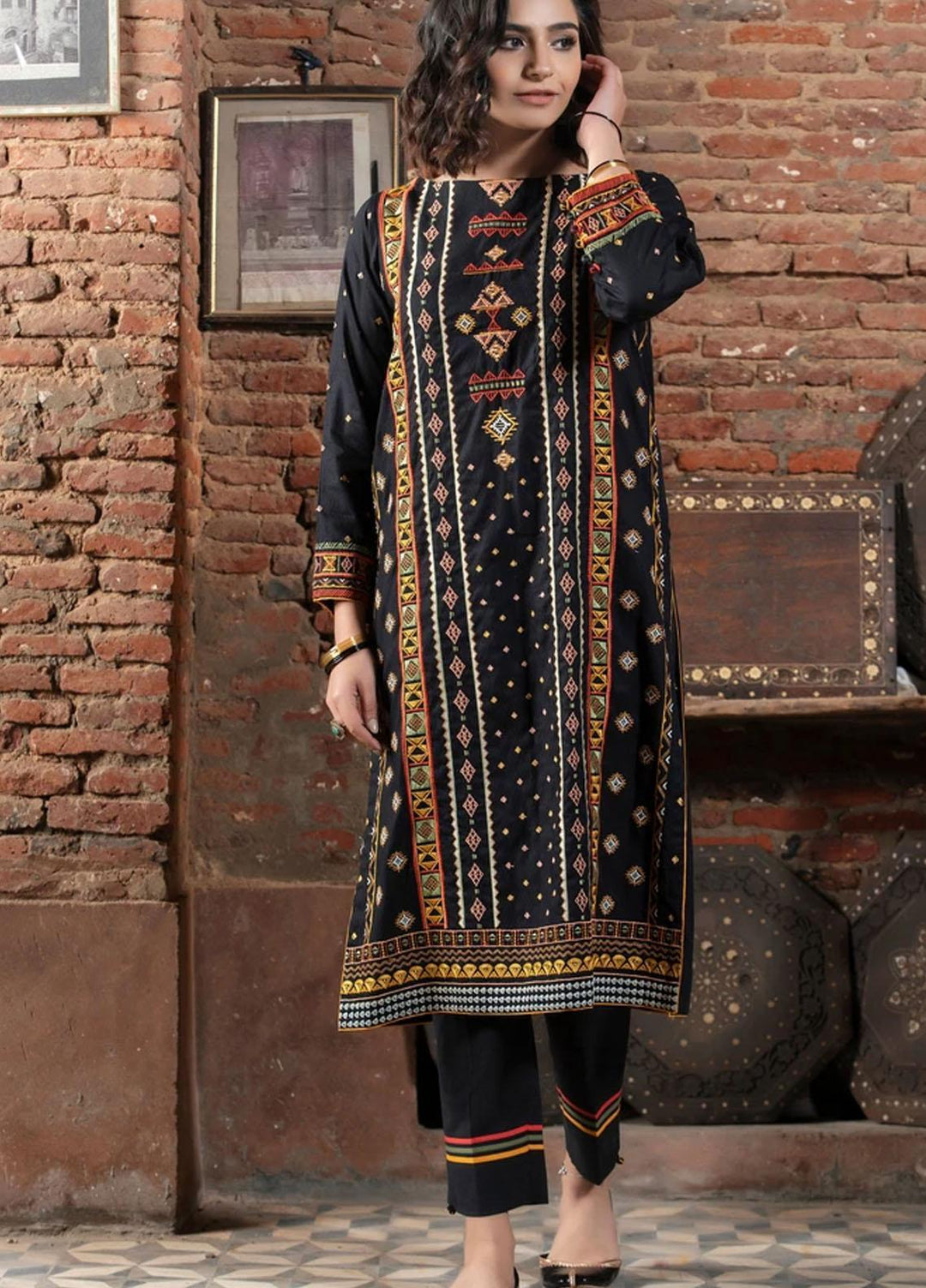 Komal By Lakhany Embroidered Lawn Suits Unstitched 2 Piece LSM21KE EC-2185 - Summer Collection
