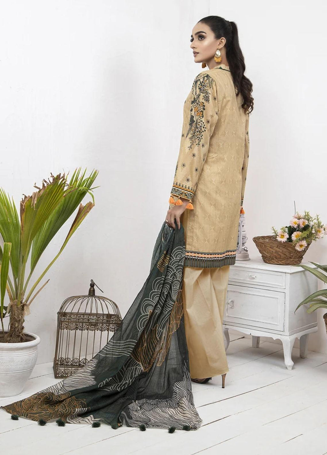 Komal By Lakhany Embroidered Lawn Suits Unstitched 3 Piece LSM21KE MSC-2049 - Summer Collection