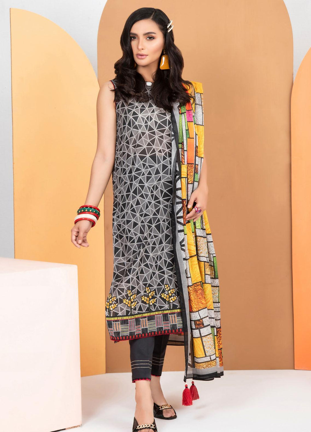 Lakhany Printed Lawn Suits Unstitched 3 Piece LSM21KP KPL-2018-A - Summer Collection