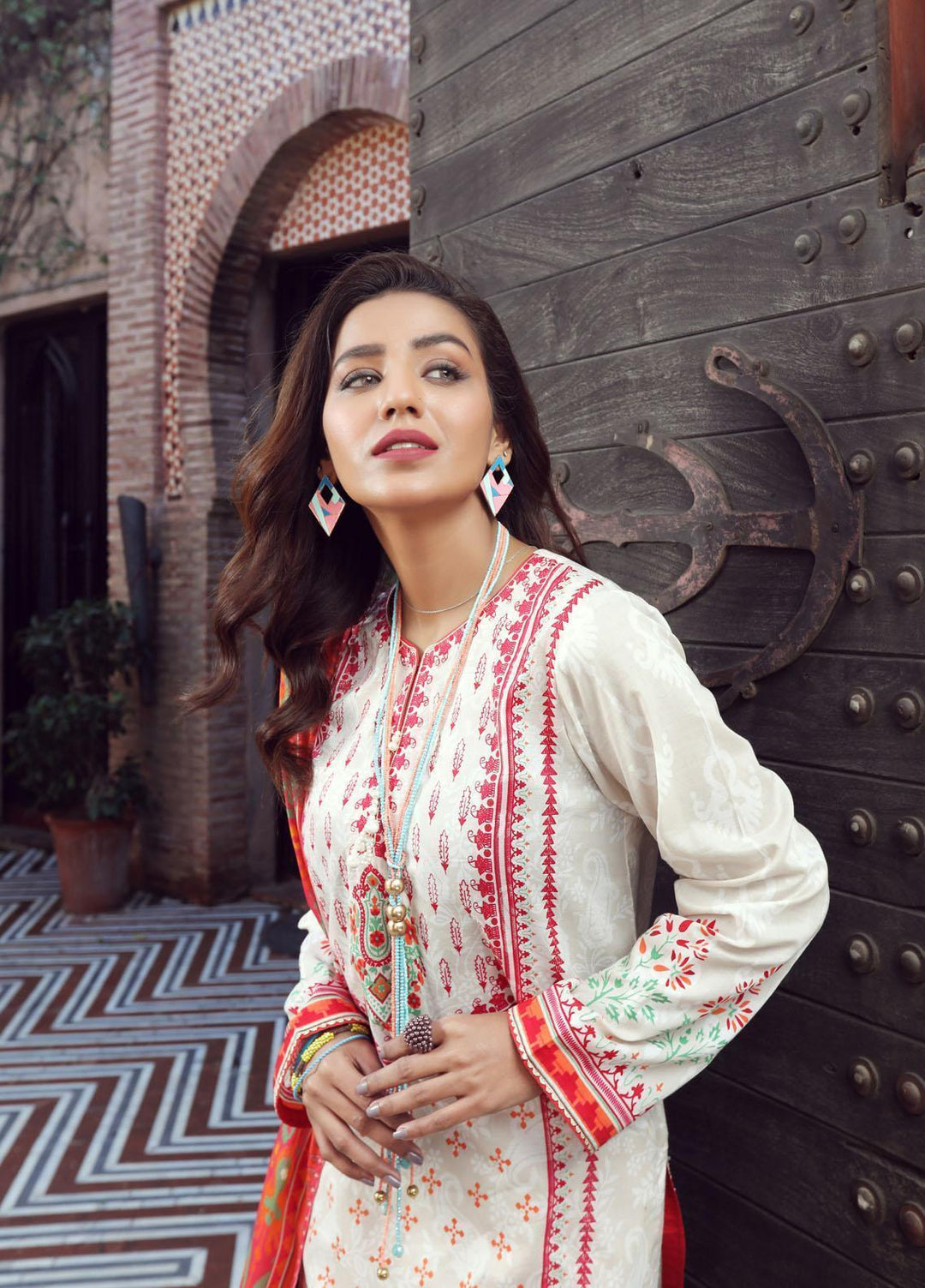Komal By Lakhany Printed Lawn Suits Unstitched 3 Piece LSM22K KP-2023-A - Summer Collection