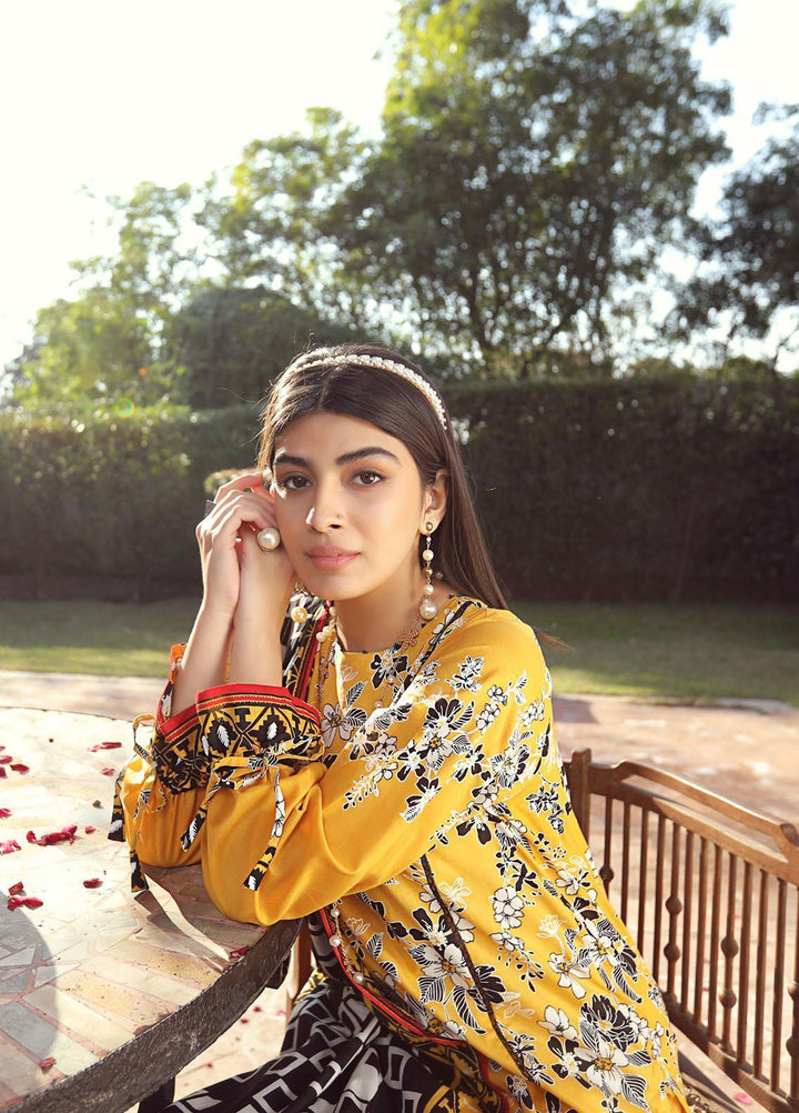 Komal By Lakhany Printed Lawn Suits Unstitched 3 Piece LSM22K KP-2025-A - Summer Collection