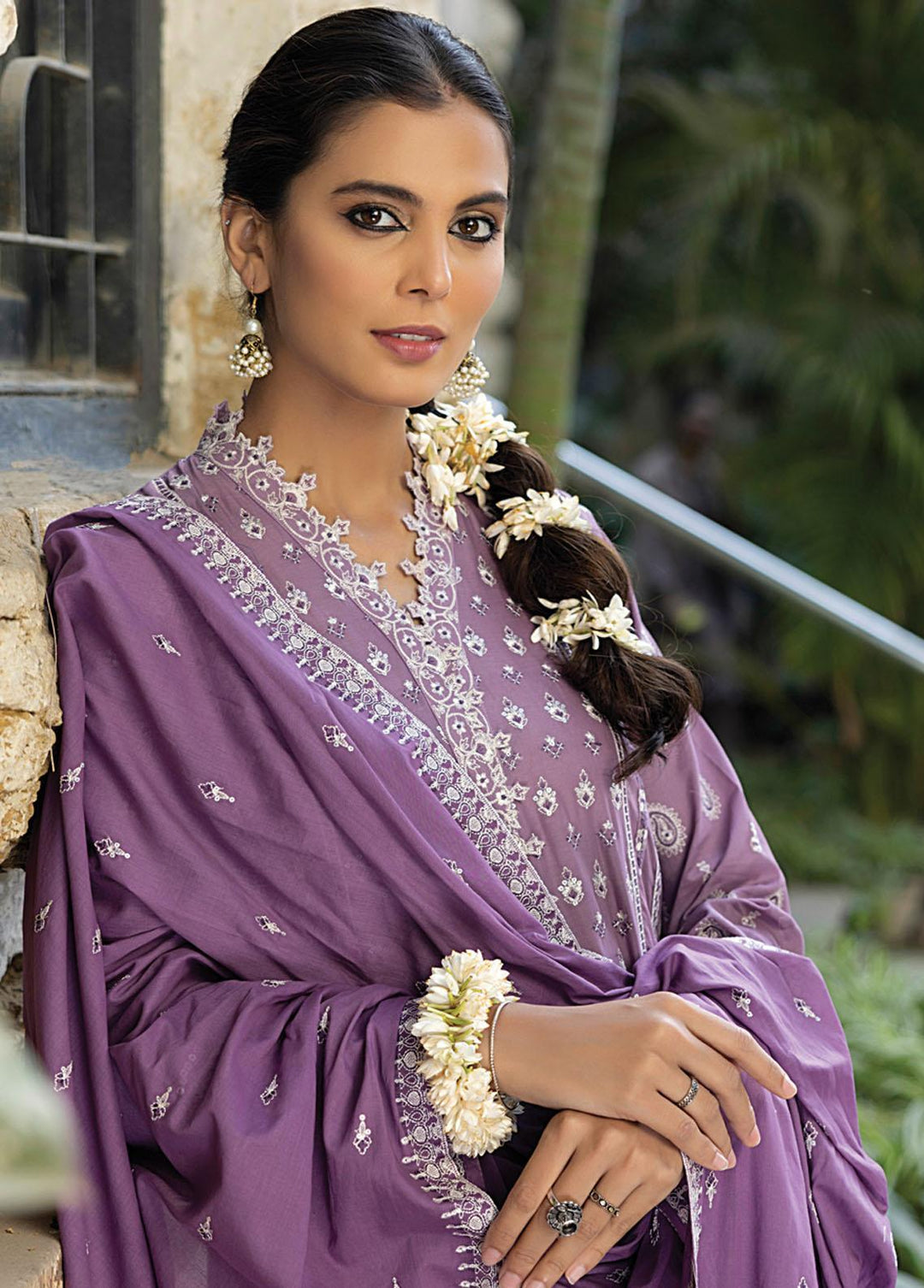 Luckhnowi By Lakhany Embroidered Lawn Suits Unstitched 3 Piece LSM23L LED-0024 - Premium Collection