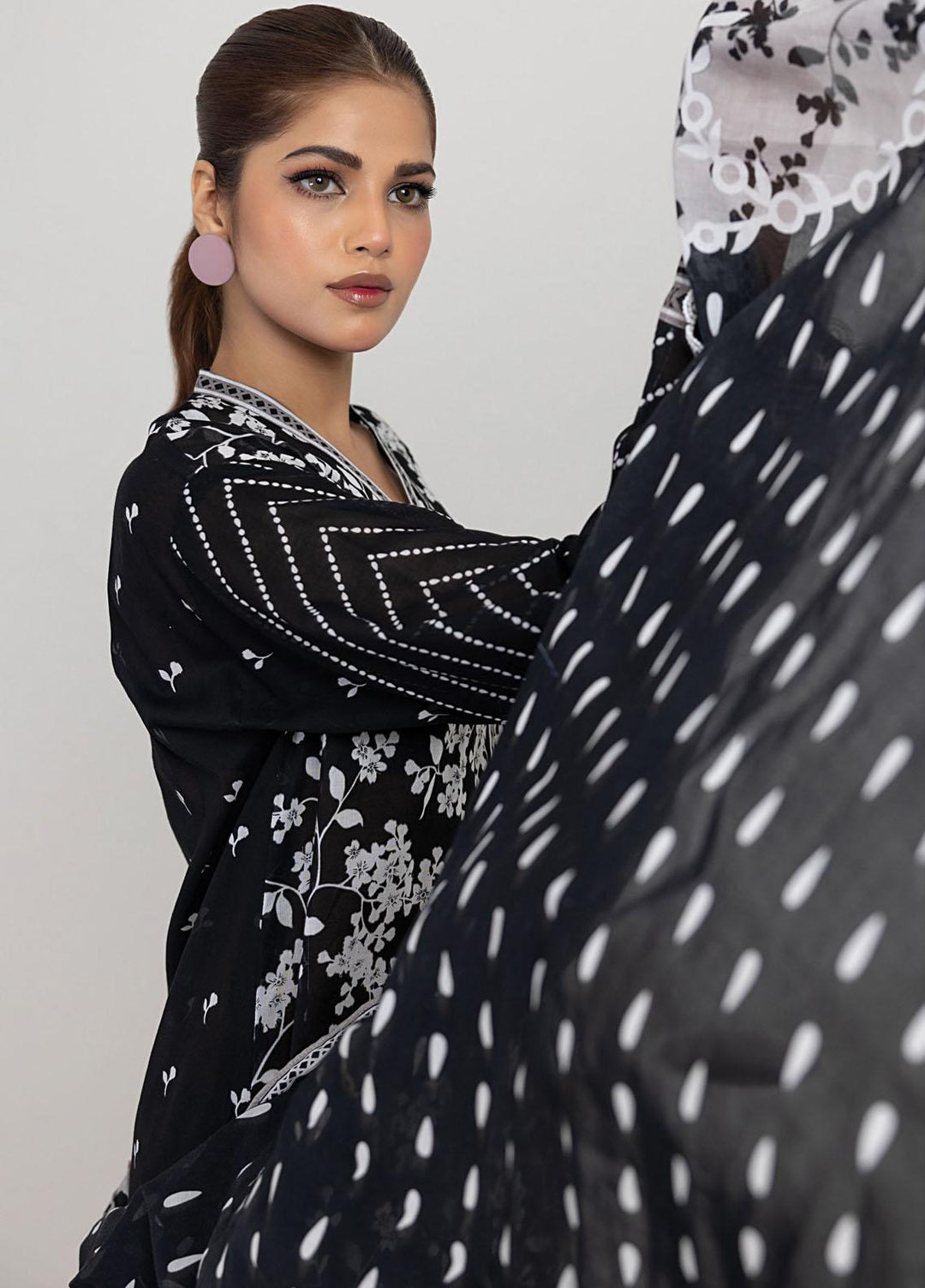 Lakhany Printed Lawn Suits Unstitched 3 Piece LSM23MC LG-SR-0139 - Summer Collection