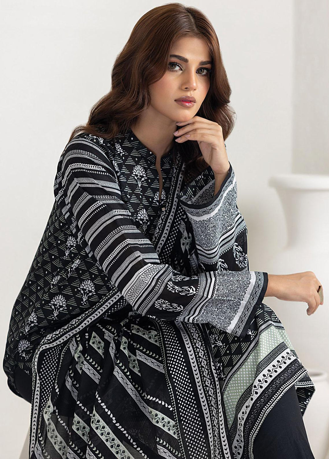 Lakhany Printed Lawn Suits Unstitched 3 Piece LSM23MC LG-ZH-0083 - Summer Collection