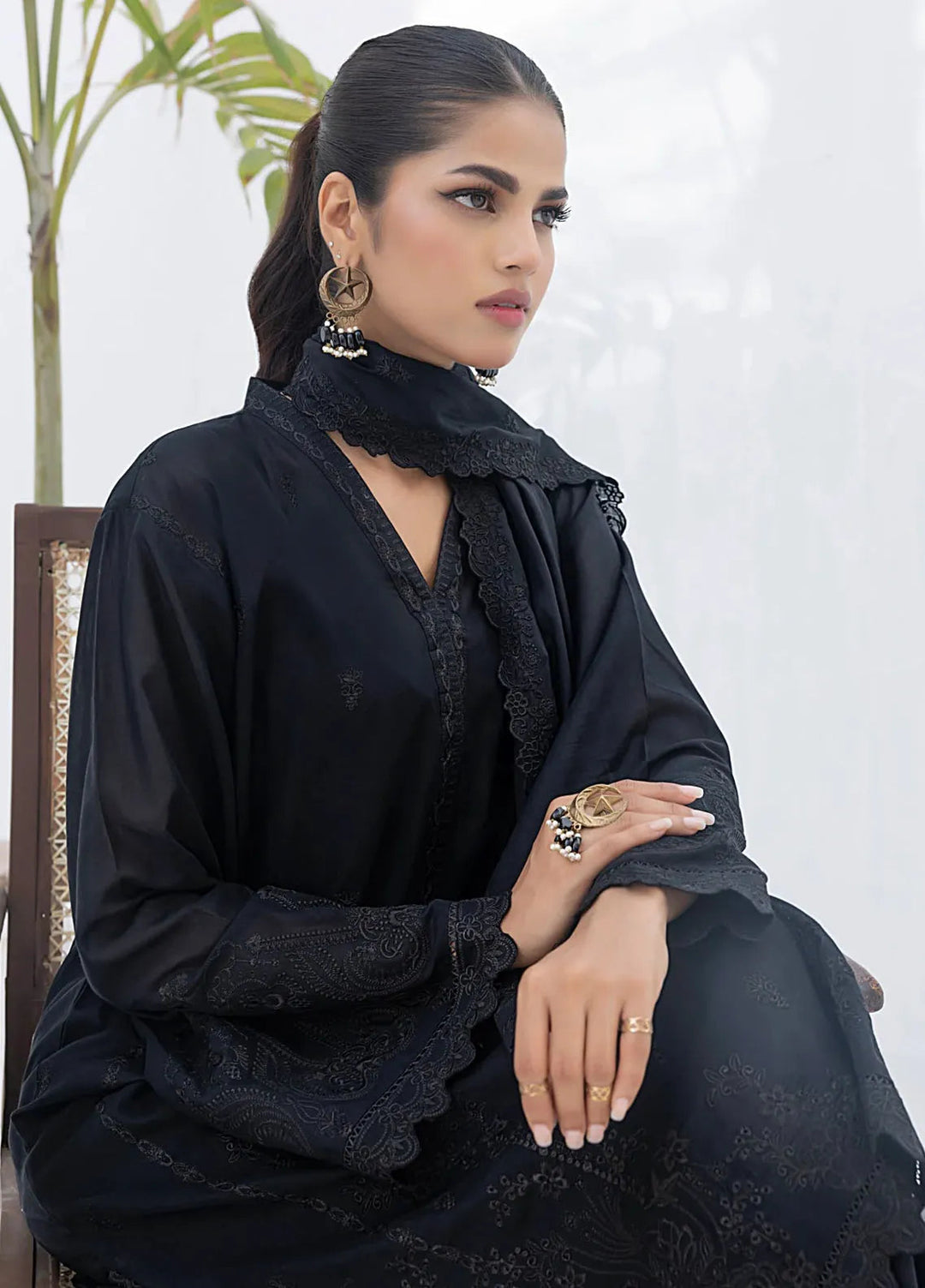 Lakhany Monochrome Embroidered Lawn Suit Unstitched 3 Piece LSM24ML LG-IZ-0182 - Summer Collection