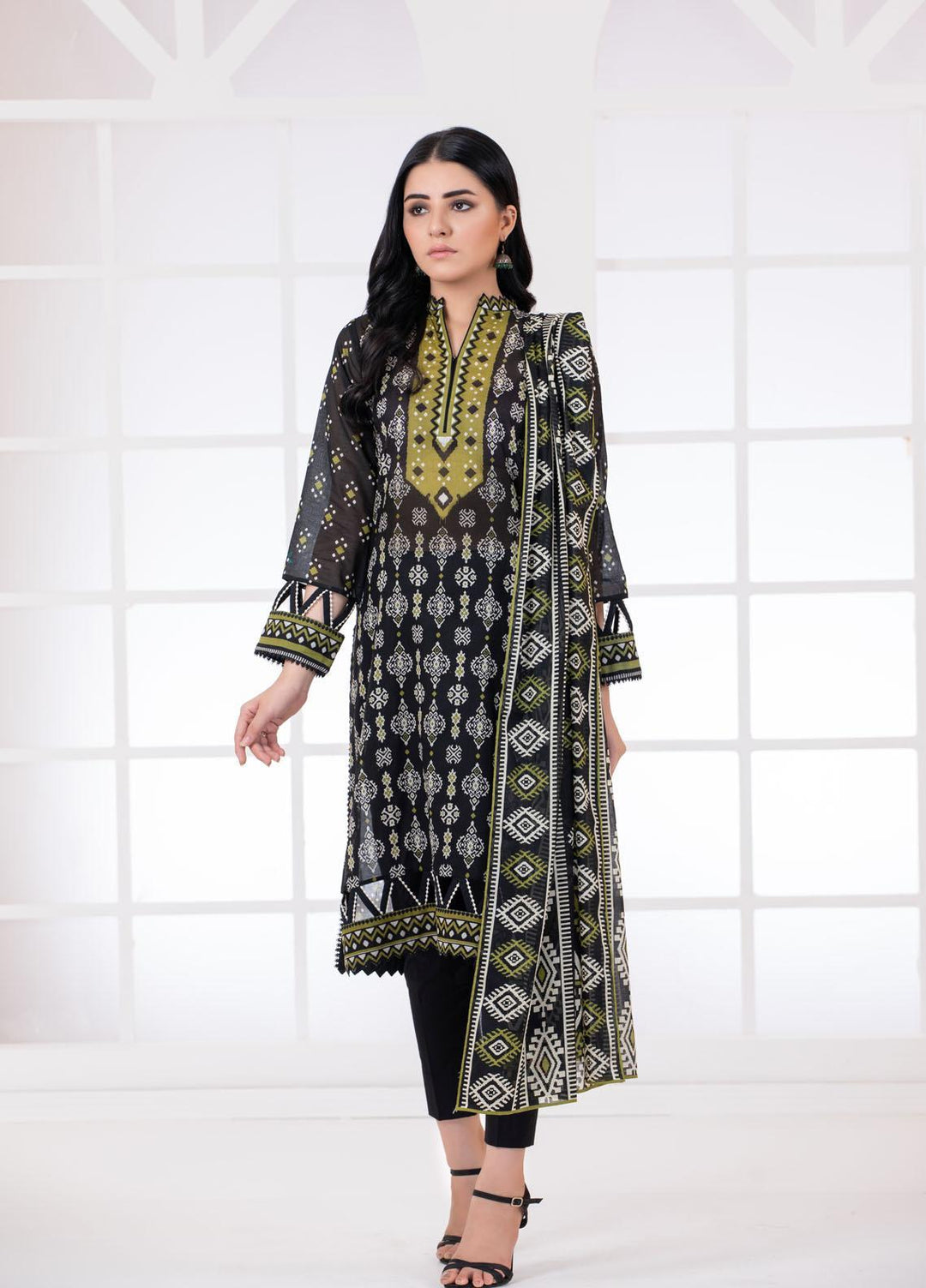 Lakhany Casual Pret  Lawn 3 Piece Suit LSM-2785