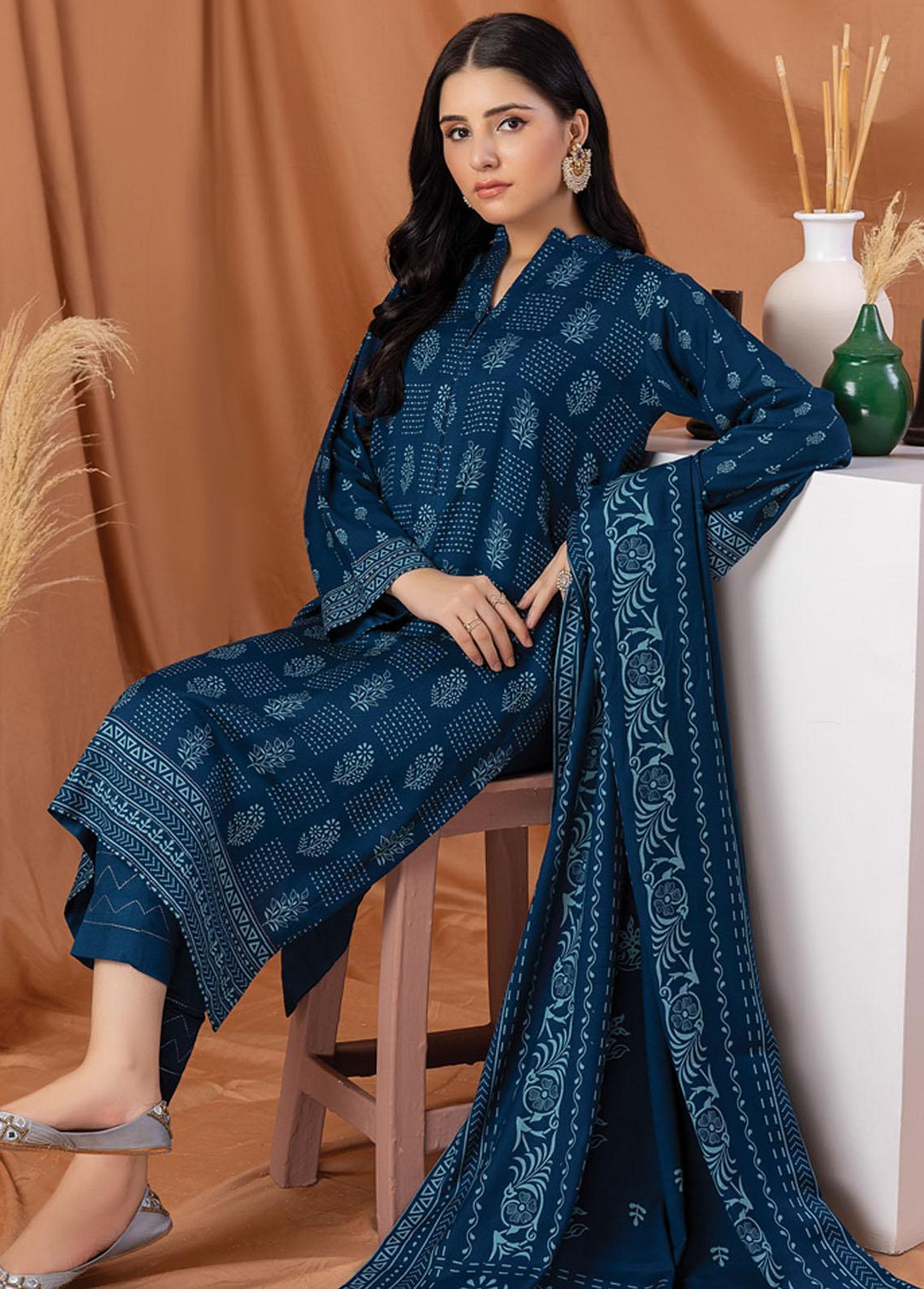 Lakhany Printed Pashmina Suits Unstitched 3 Piece LSM22P PPC-305-C - Winter Collection