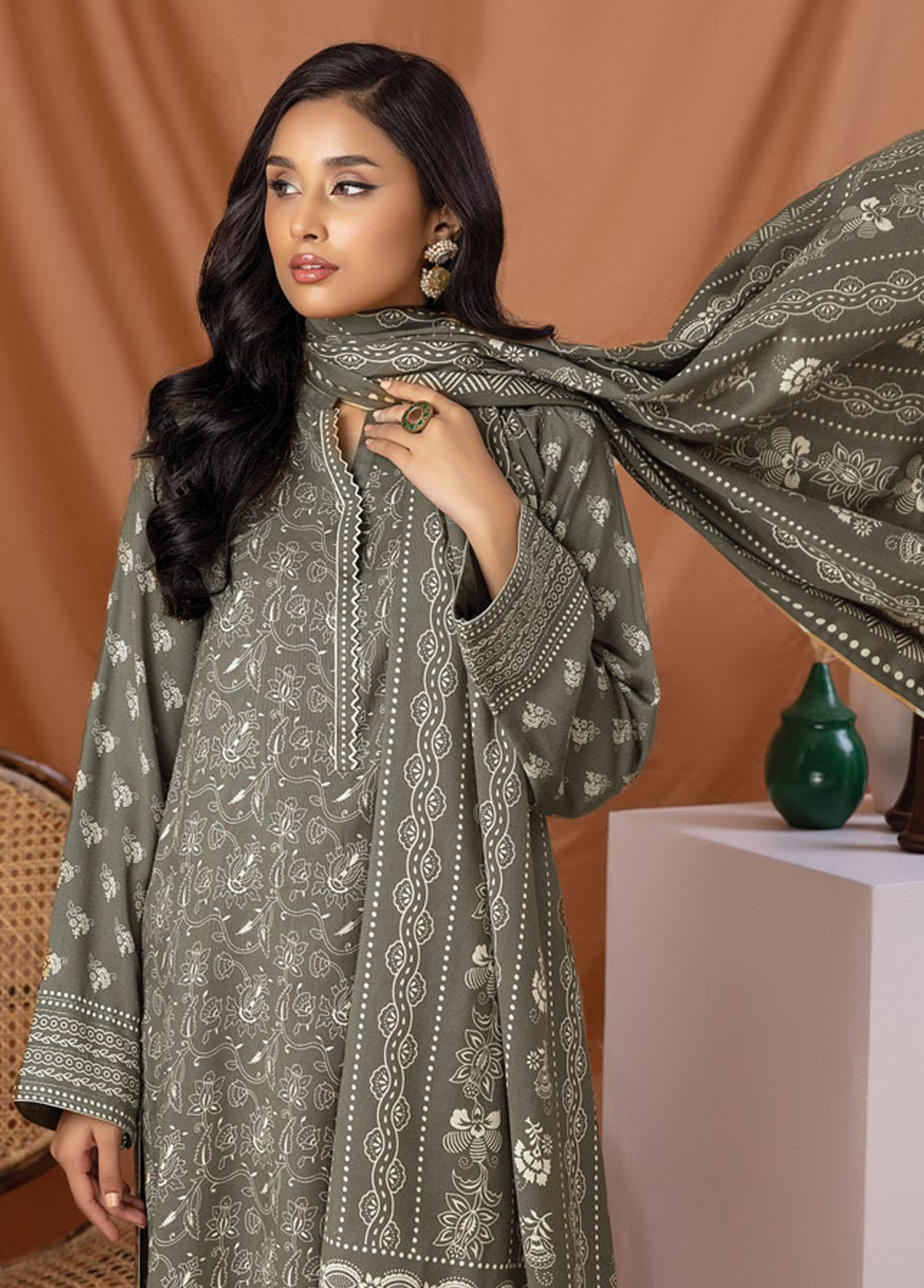 Lakhany Printed Pashmina Suits Unstitched 3 Piece LSM22P PPC-308-B - Winter Collection