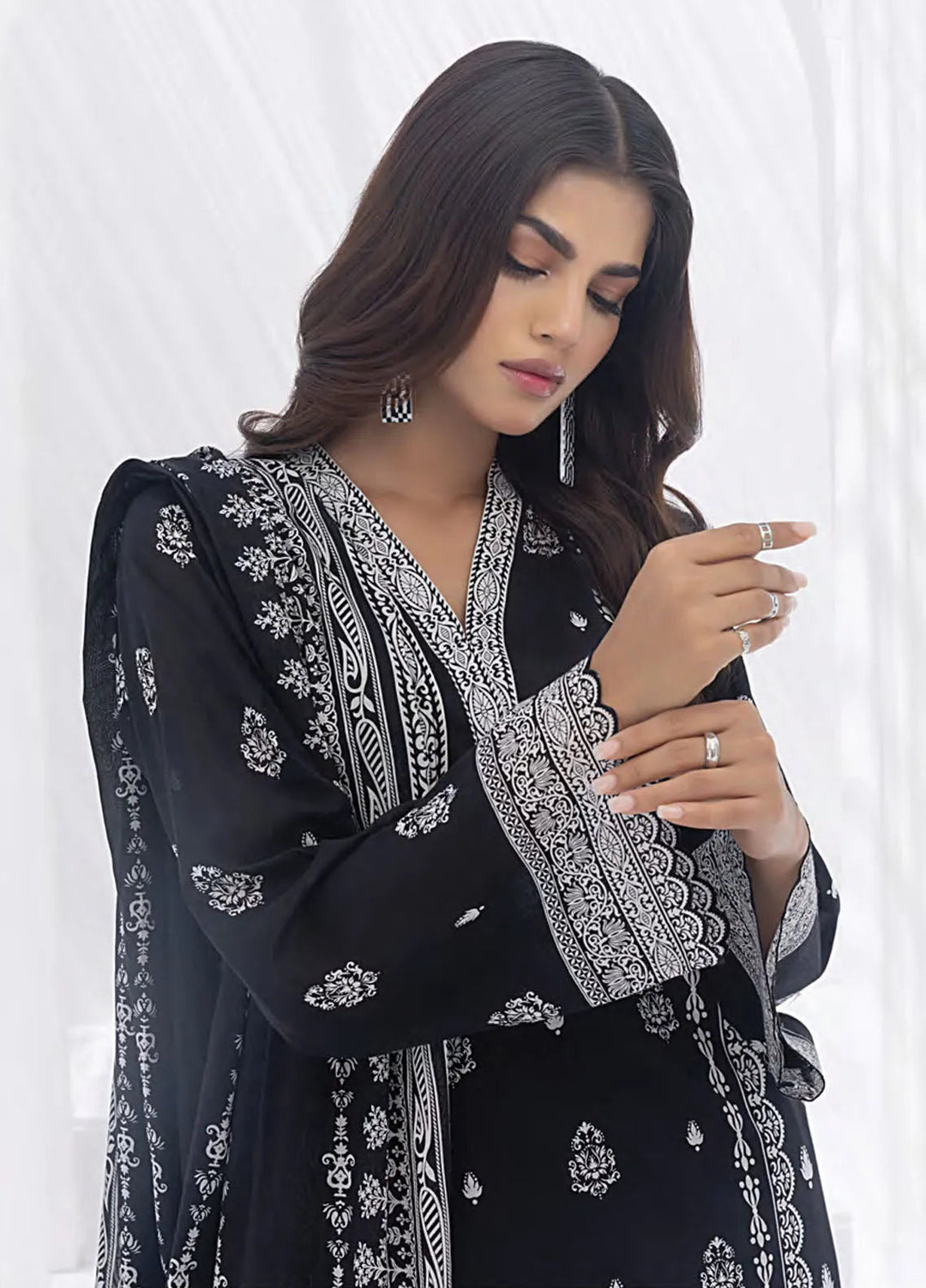 Lakhany Printed Lawn Suit Unstitched 3 Piece LSM24MC LG-AR-0009 - Summer Collection