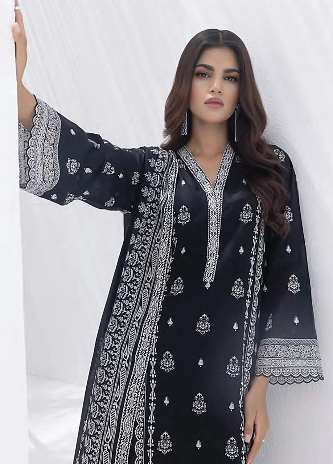 Lakhany Printed Lawn Suit Unstitched 3 Piece LSM24MC LG-AR-0009 - Summer Collection