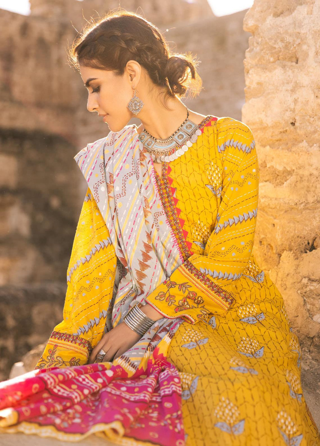 Lakhany Embroidered Lawn Suits Unstitched 3 Piece LSM21S BP-2040 - Summer Collection