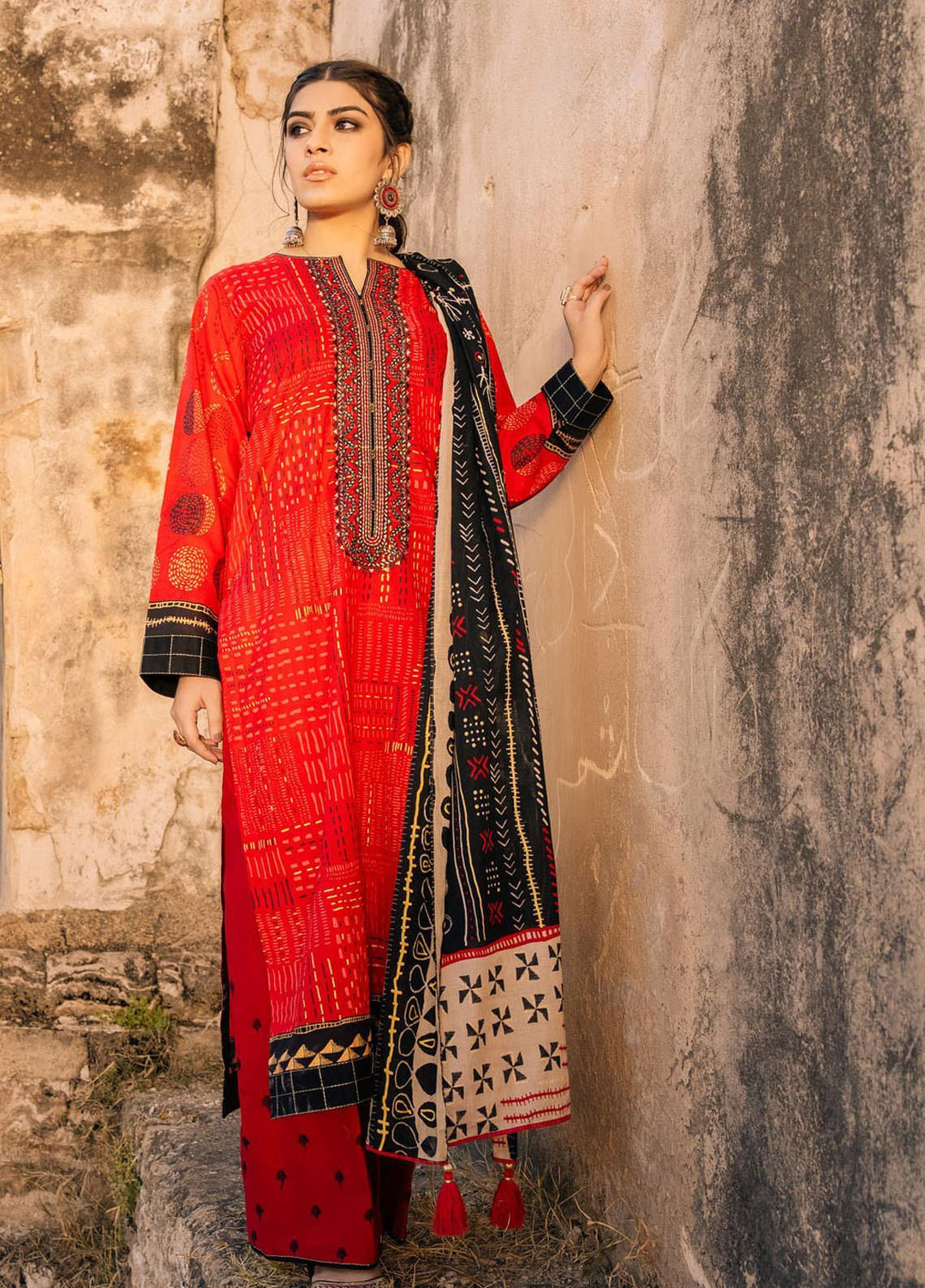 Lakhany Embroidered Lawn Suits Unstitched 3 Piece LSM21S BP-2042 - Summer Collection