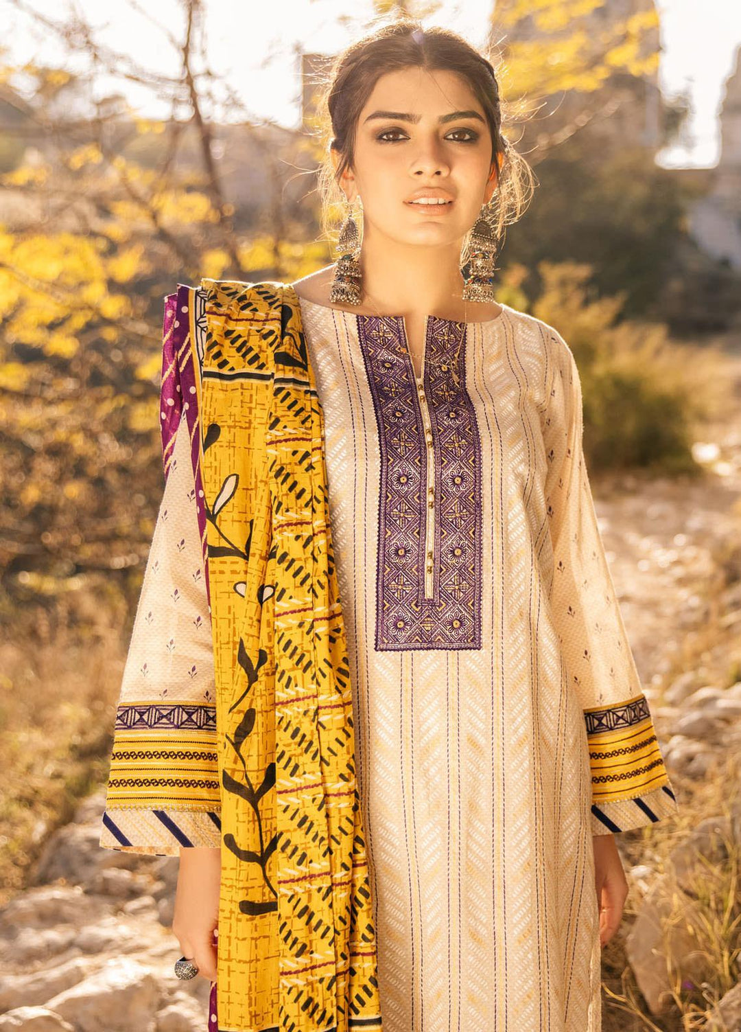 Lakhany Embroidered Lawn Suits Unstitched 3 Piece LSM21S BP-2045 - Summer Collection