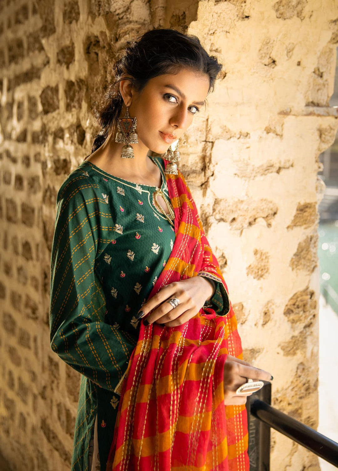Lakhany Embroidered Jacquard Suits Unstitched 3 Piece LSM21S SG-2104 - Summer Collection