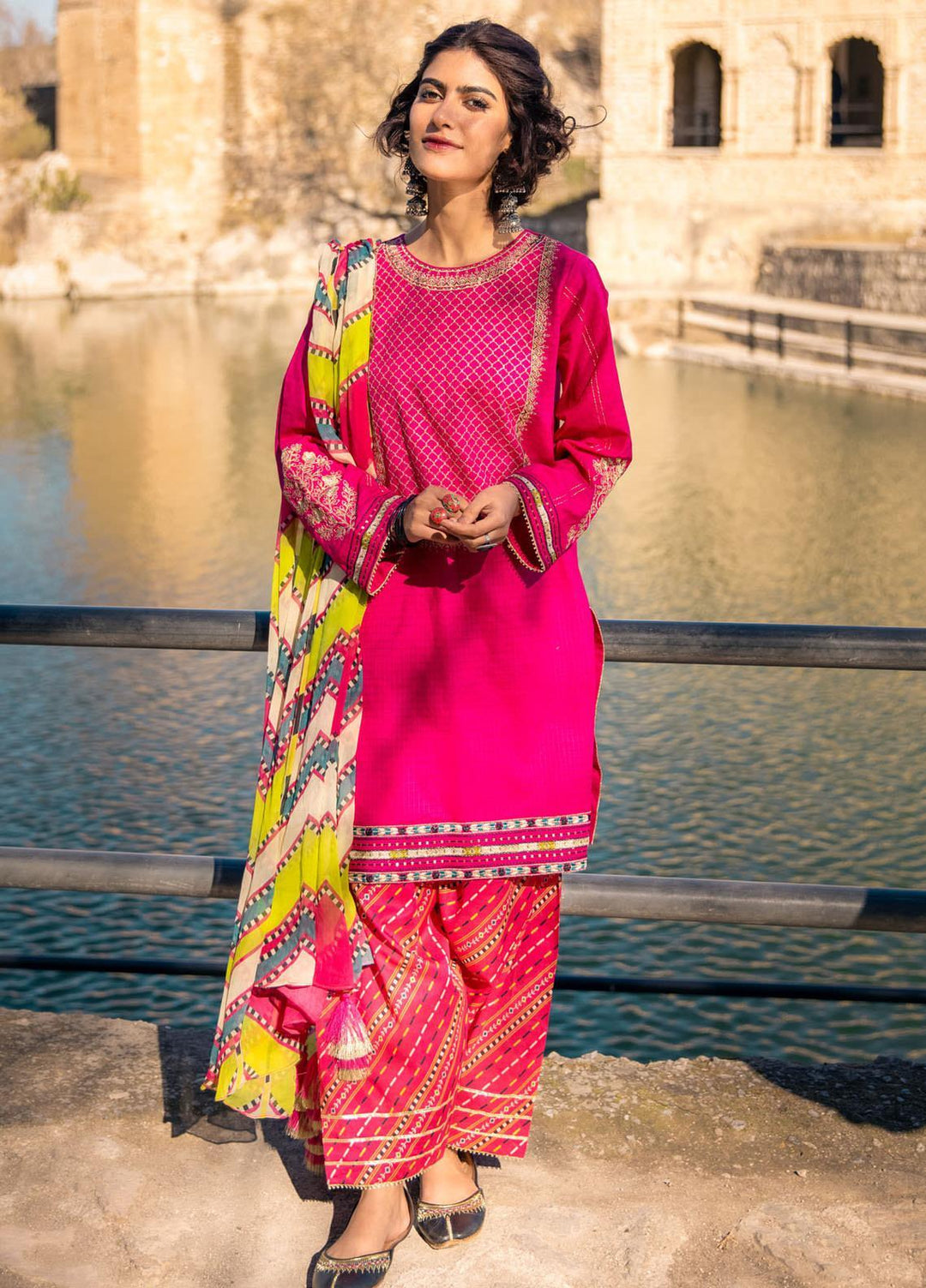 Lakhany Embroidered Jacquard Suits Unstitched 3 Piece LSM21S SG-2105 - Summer Collection