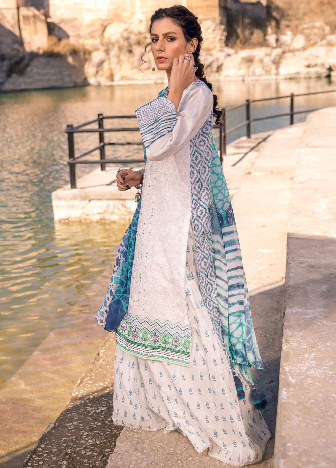 Lakhany Embroidered Lawn Suits Unstitched 3 Piece LSM21S SG-2106 - Summer Collection