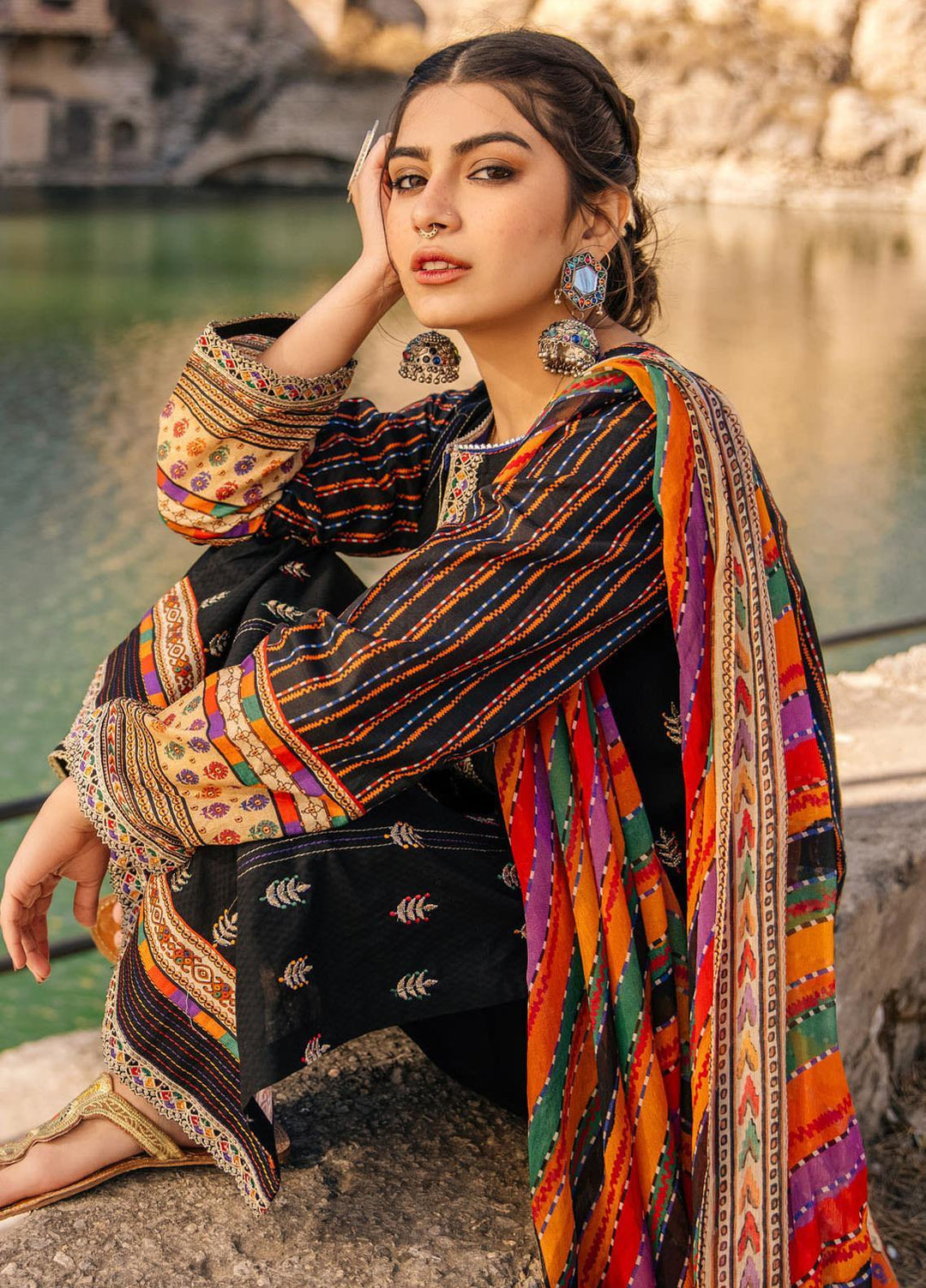 Lakhany Embroidered Lawn Suits Unstitched 3 Piece LSM21S SG-2107 - Summer Collection