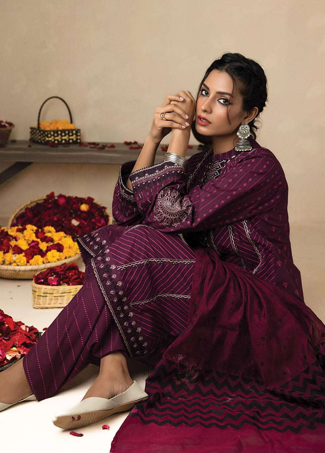 Lakhany Embroidered Lawn Suits Unstitched 3 Piece LSM23SS LG-ZH-0039 - Spring / Summer Collection