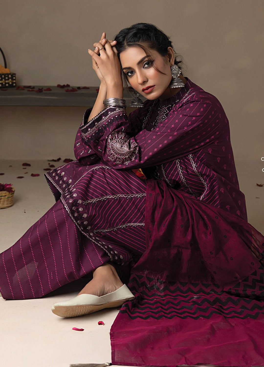 Lakhany Embroidered Lawn Suits Unstitched 3 Piece LSM23SS LG-ZH-0039 - Spring / Summer Collection