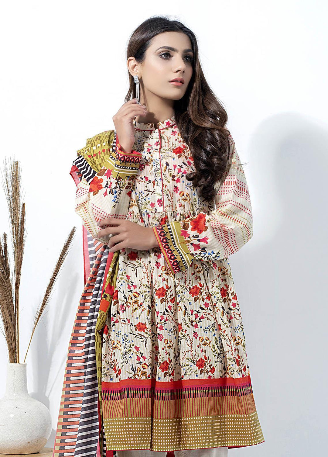 Lakhany Printed Lawn Suits Unstitched 2 Piece LSM21SP SD-2142 - Summer Collection