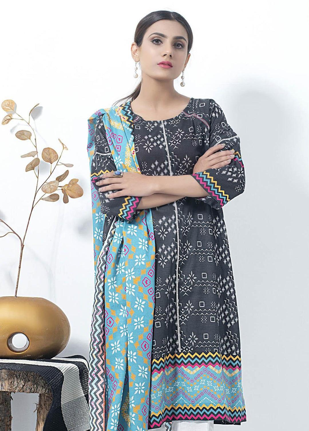 Lakhany Printed Lawn Suits Unstitched 2 Piece LSM21SP SD-2146 - Summer Collection