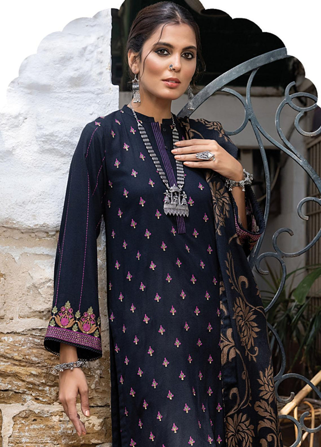 Lakhany Embroidered Slub Suits Unstitched 3 Piece LSM22W WES-SR-0040 - Winter Collection