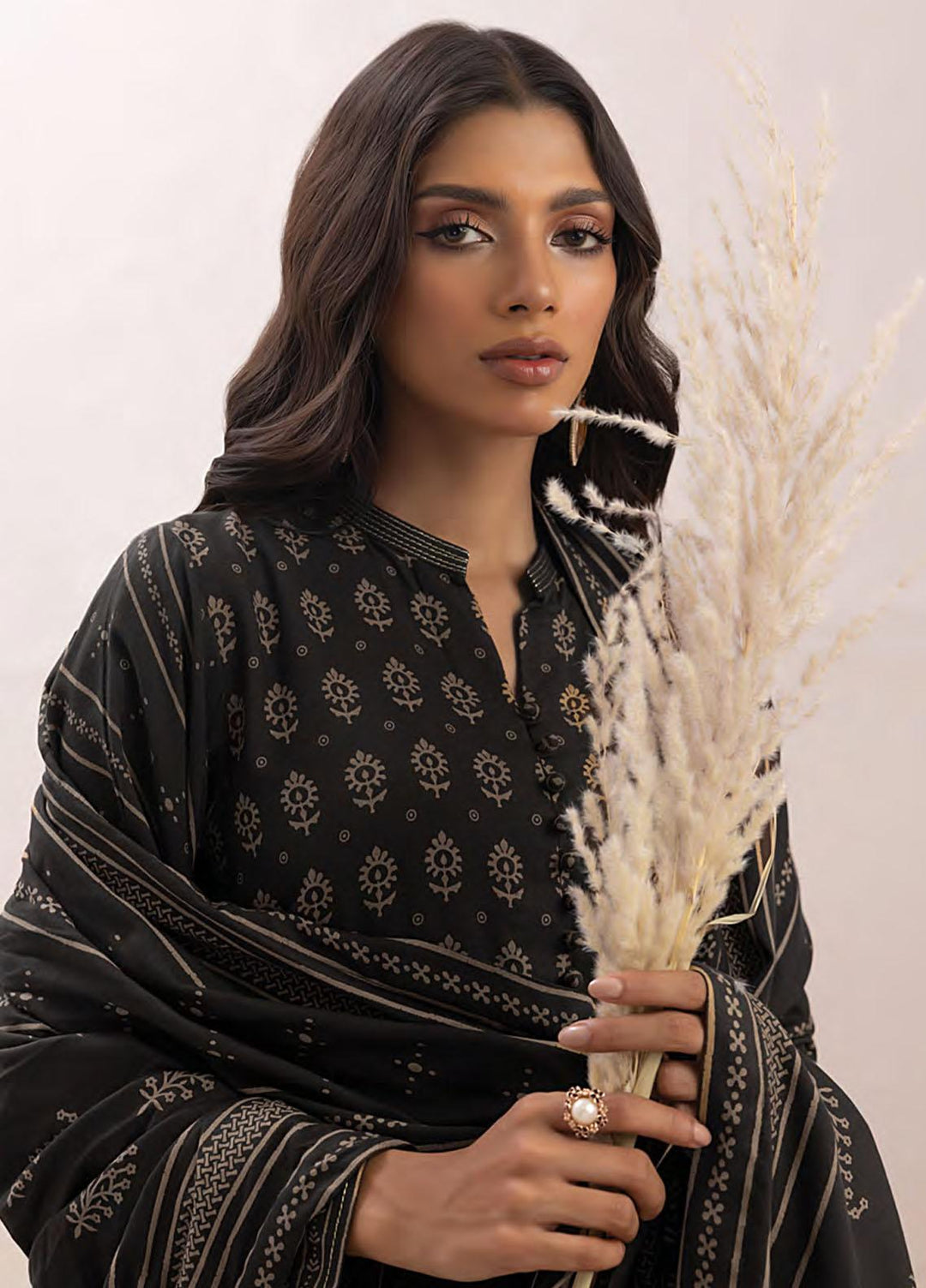 Lakhany Printed Pashmina Suits Unstitched 3 Piece LSM23PP LG-AM-0049-B - Winter Collection