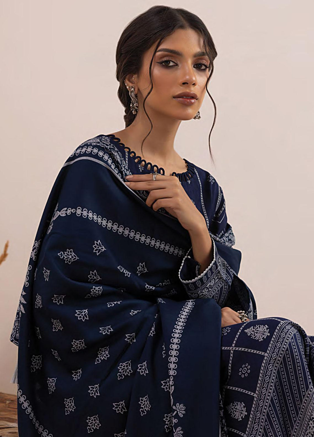Lakhany Printed Pashmina Suits Unstitched 3 Piece LSM23PP LG-AM-0050-A - Winter Collection