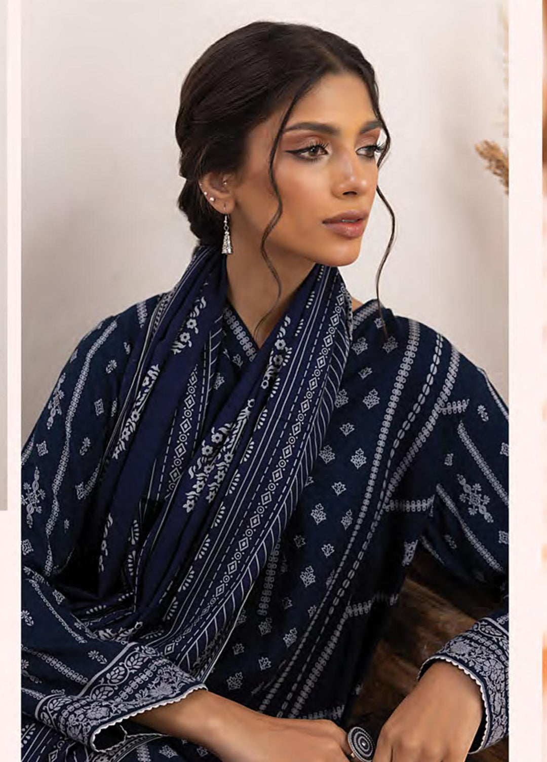 Lakhany Printed Pashmina Suits Unstitched 3 Piece LSM23PP LG-RM-0011-B - Winter Collection