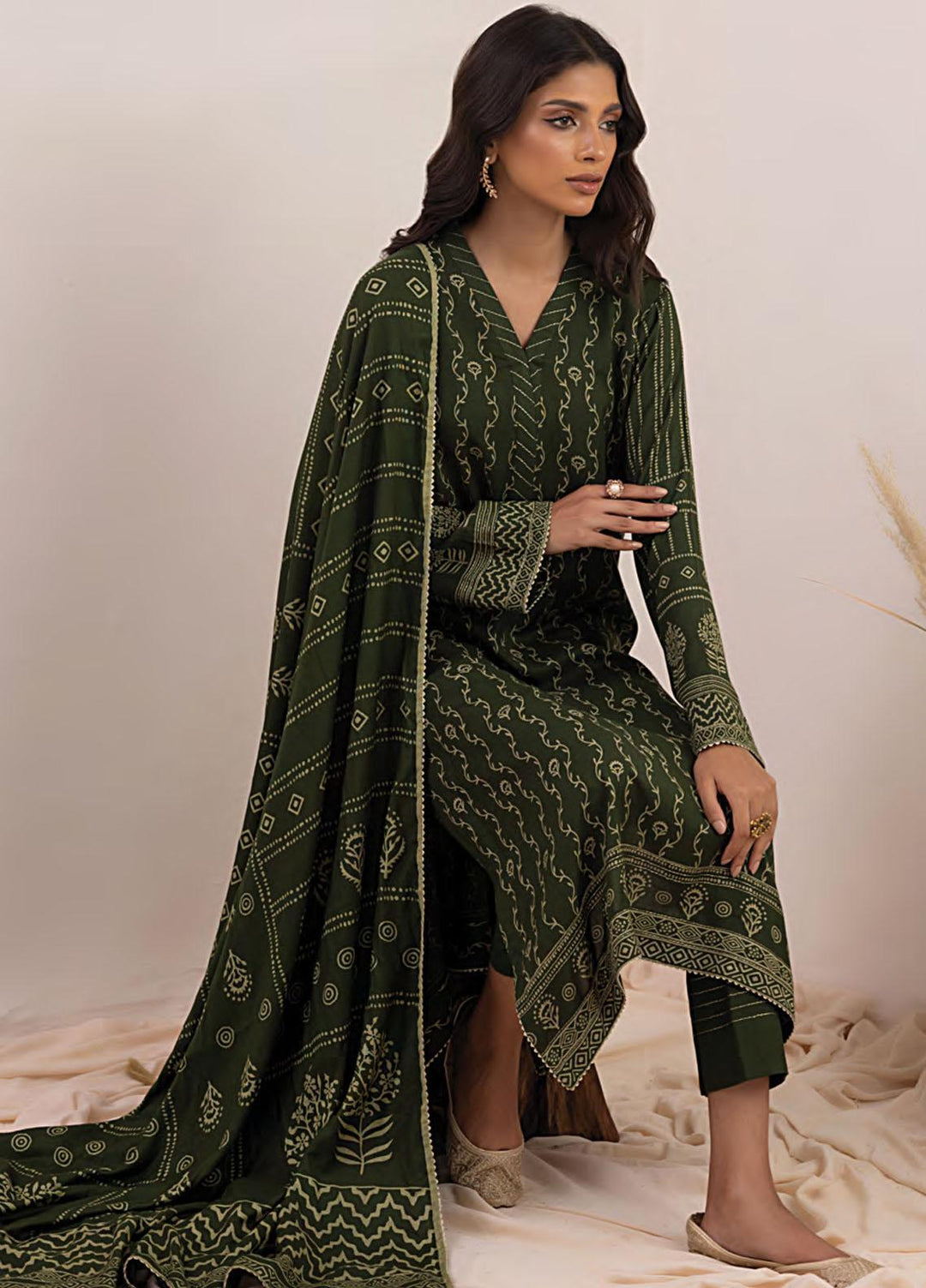 Lakhany Printed Pashmina Suits Unstitched 3 Piece LSM23PP LG-ZH-0094-A - Winter Collection