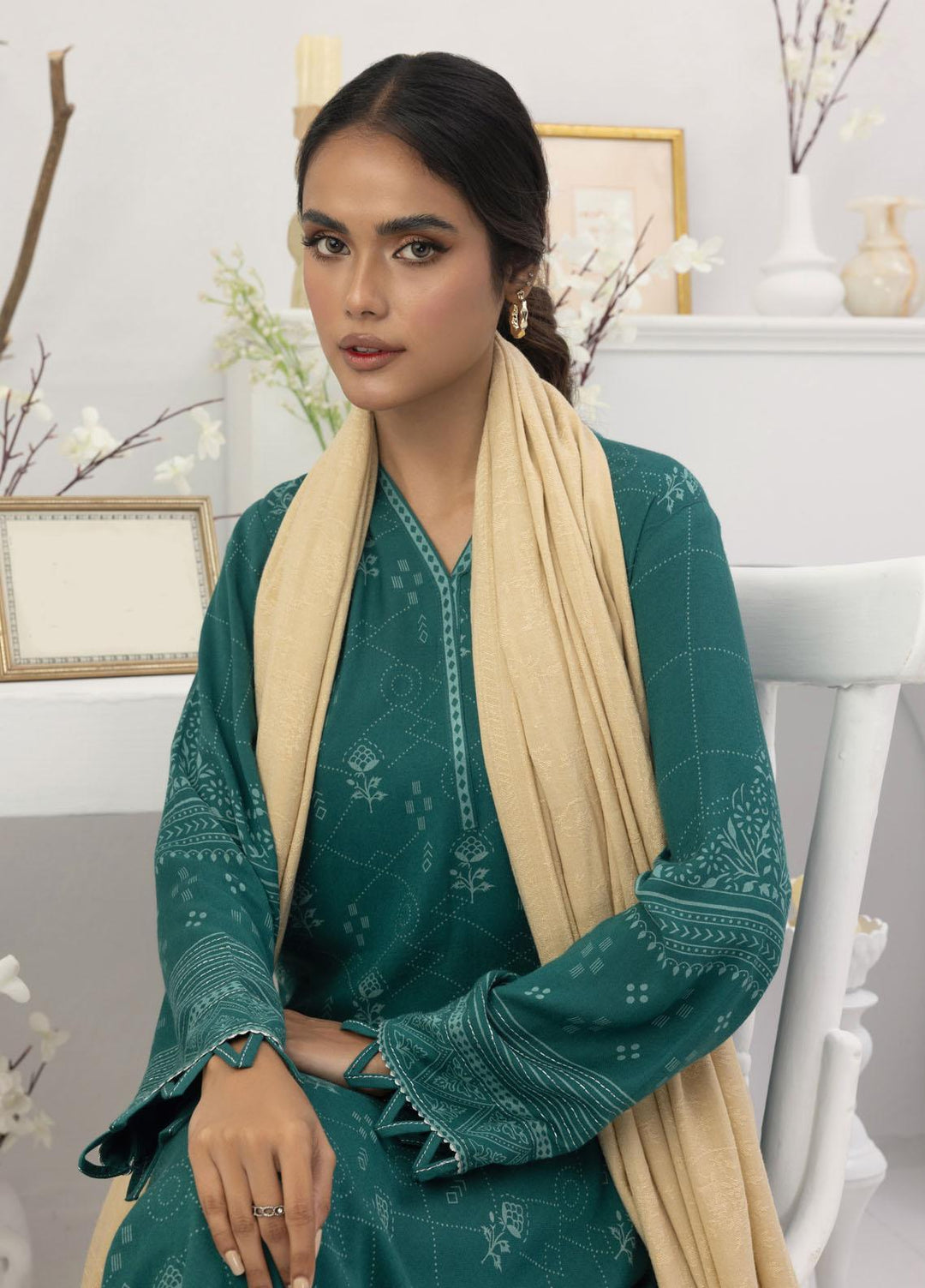 Lakhany Printed Pashmina Suits Unstitched 3 Piece LSM23PS LG-EA-0476-A - Winter Collection