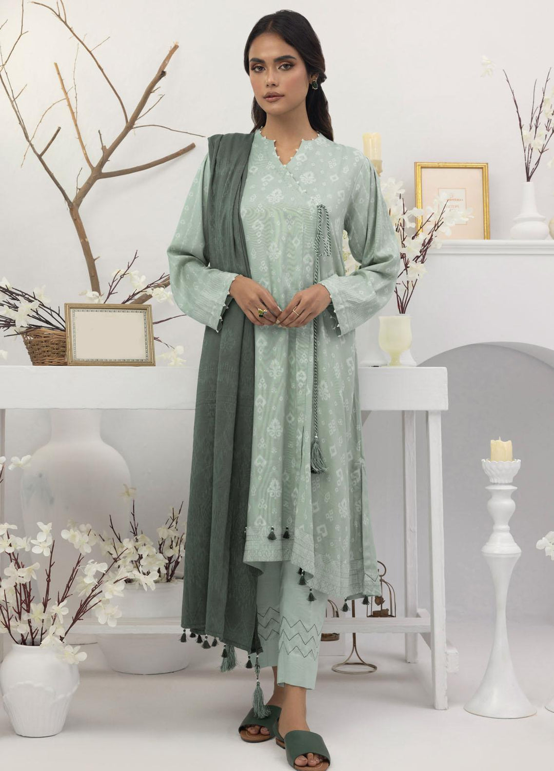 Lakhany Printed Pashmina Suits Unstitched 3 Piece LSM23PS LG-ZH-0071-B - Winter Collection