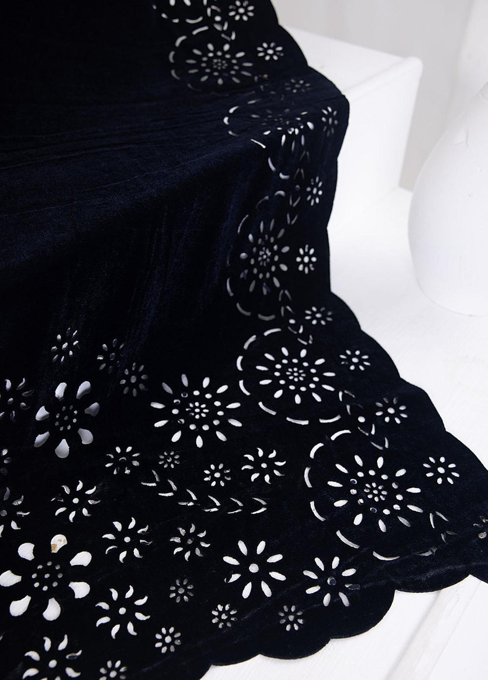 Lakhany Embroidered Velvet  Shawls LSM-2947 SHAWL (NB) - Luxury Velvet Shawls